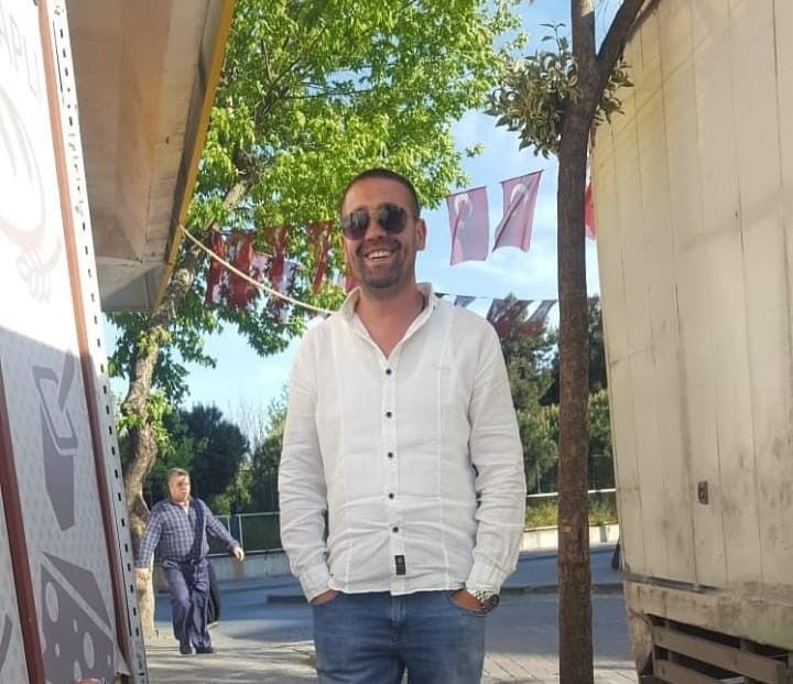 Zeytinburnu’nda silahla vurularak öldürülen iki arkadaşın cenazesi Adlı Tıp Kurumu’ndan alındı 5 zeytinburnunda silahla vurularak oldurulen iki arkadasin cenazesi adli tip kurumundan alindi 1 mHAisIBf