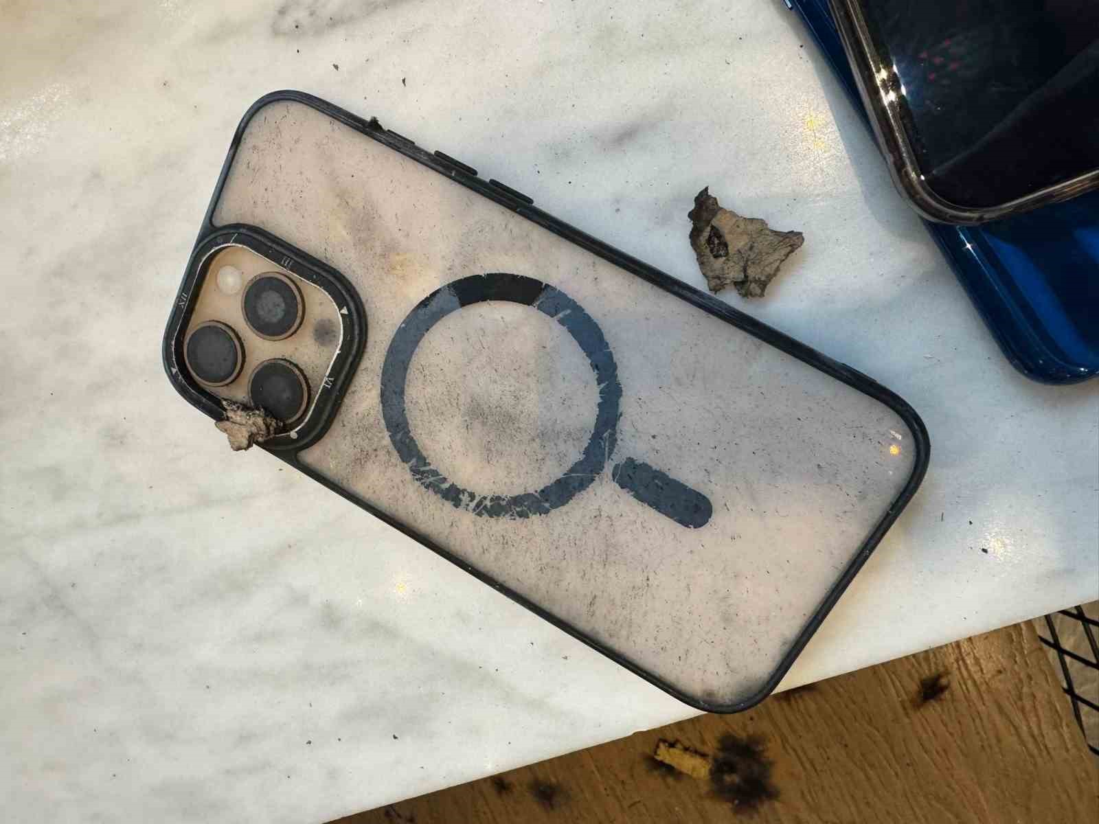 Zeytinburnu’ndaki lüks siteye getirilen kargo paketinin bomba gibi patladığı anların görüntüleri çıktı 5 zeytinburnundaki luks siteye getirilen kargo paketinin bomba gibi patladigi anlarin goruntuleri cikti 1 gbriX6ZJ