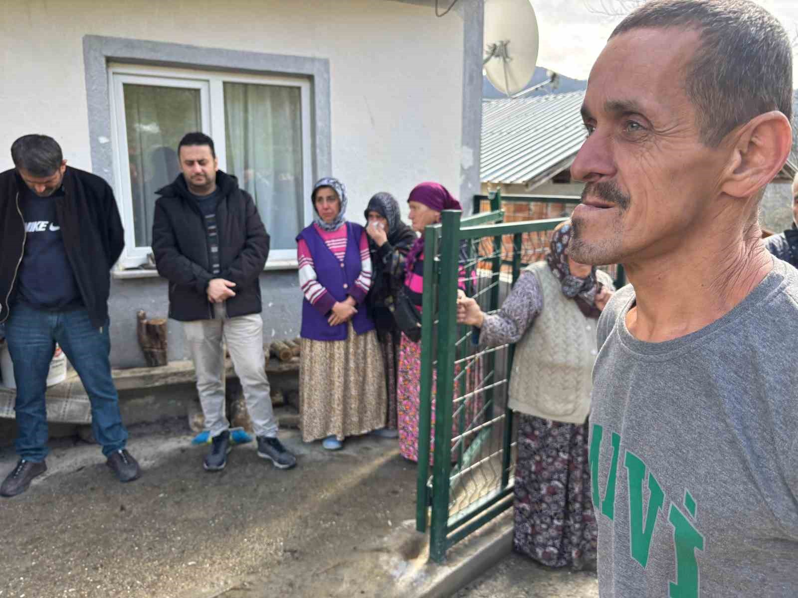 zihinsel engelli anne ve 2 oglu ortada kaldi 2 k3t8csF8