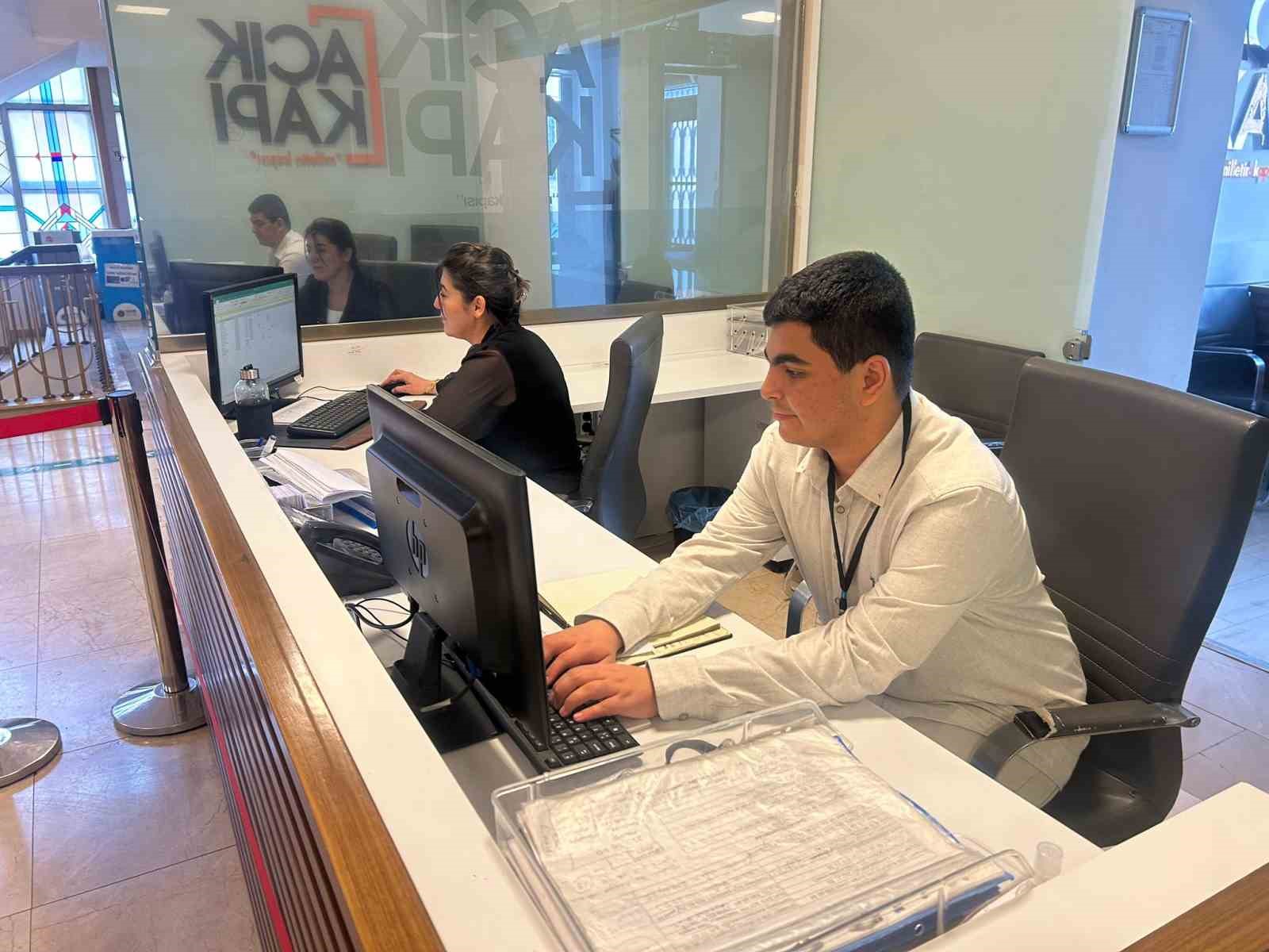 zihinsel engelli eymenin valilikte calisma hayali gercek oldu 3 zO1g2M82