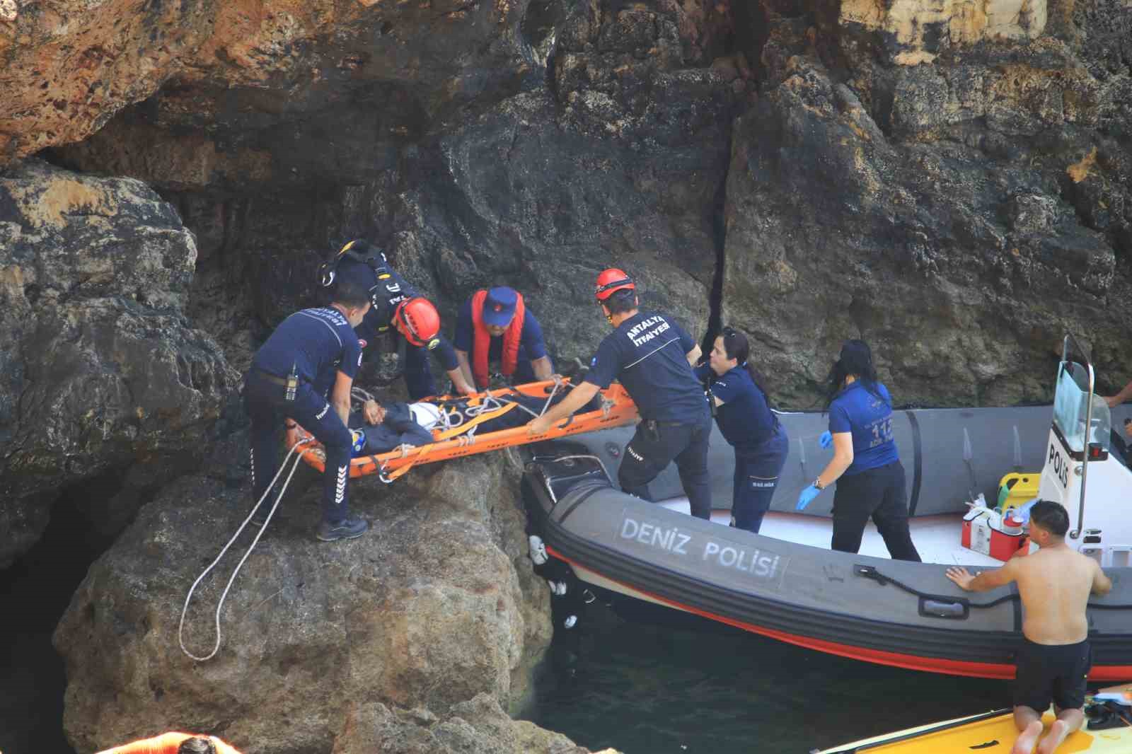 zipkinla balik avlamak isterken falezlerden dustu ekipler alarma gecti 11 gVzBqJbT