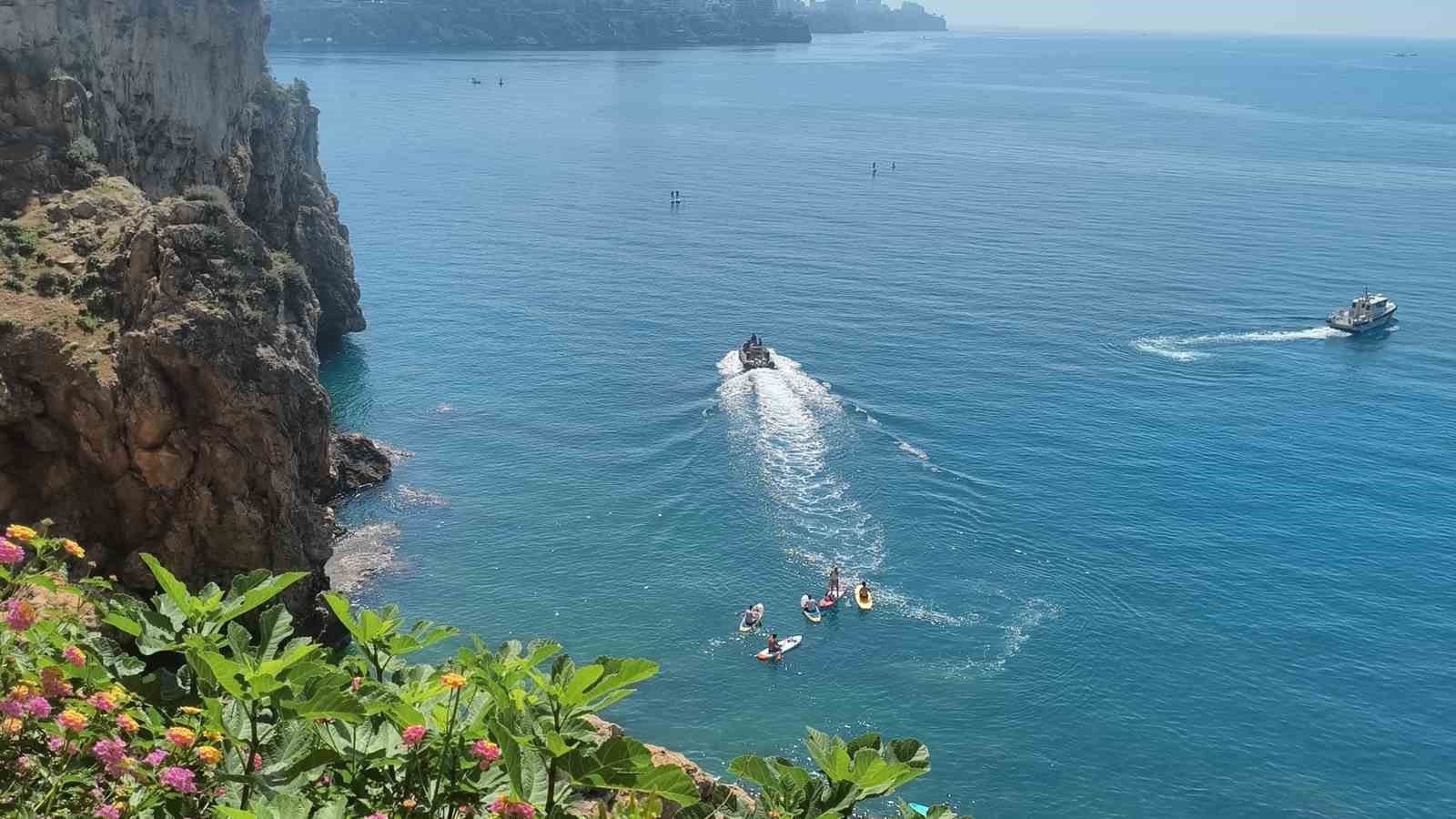 zipkinla balik avlamak isterken falezlerden dustu ekipler alarma gecti 6 9RtMnAbY