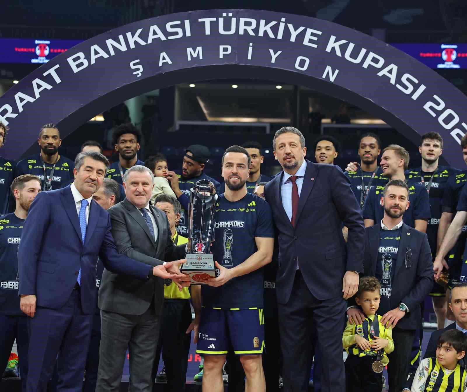 Ziraat Bankası Erkekler Türkiye Kupası üst üste 3. kez Fenerbahçe’nin 8 ziraat bankasi erkekler turkiye kupasi ust uste 3 kez fenerbahcenin 4 nTAkwC9E