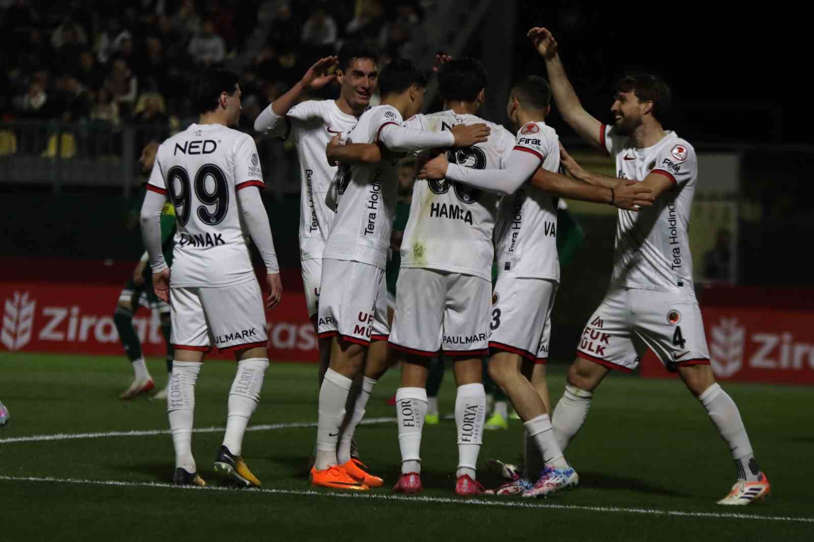 Ziraat Türkiye Kupası: Aliağa FK: 1 - Gençlerbirliği: 3 (Maç sonucu) 8 ziraat turkiye kupasi aliaga fk 1 genclerbirligi 3 mac sonucu 4 g41Om6B7