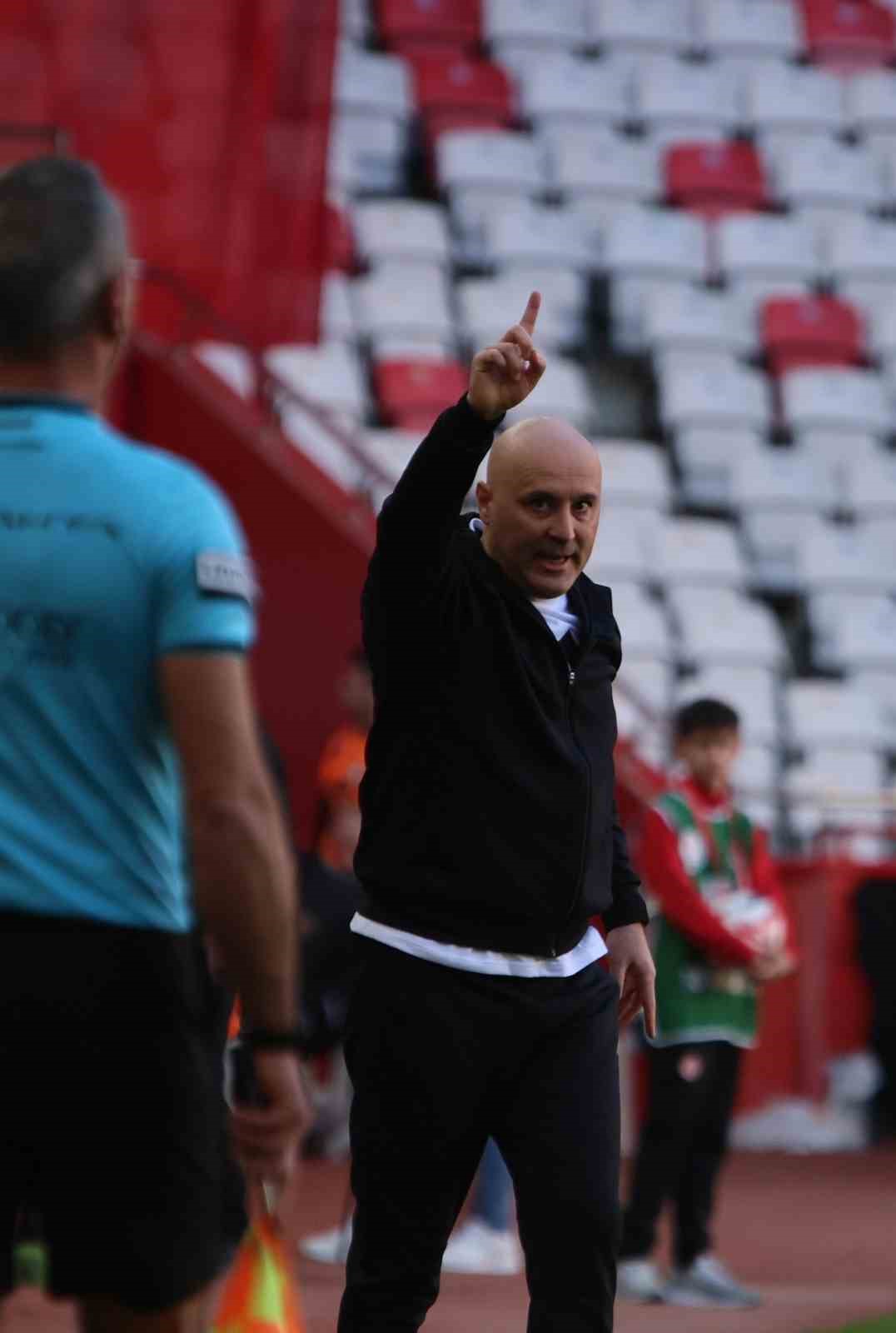 ziraat turkiye kupasi antalyaspor 0 genclerbirligi 0 ilk yari 11 u2IYGZJX