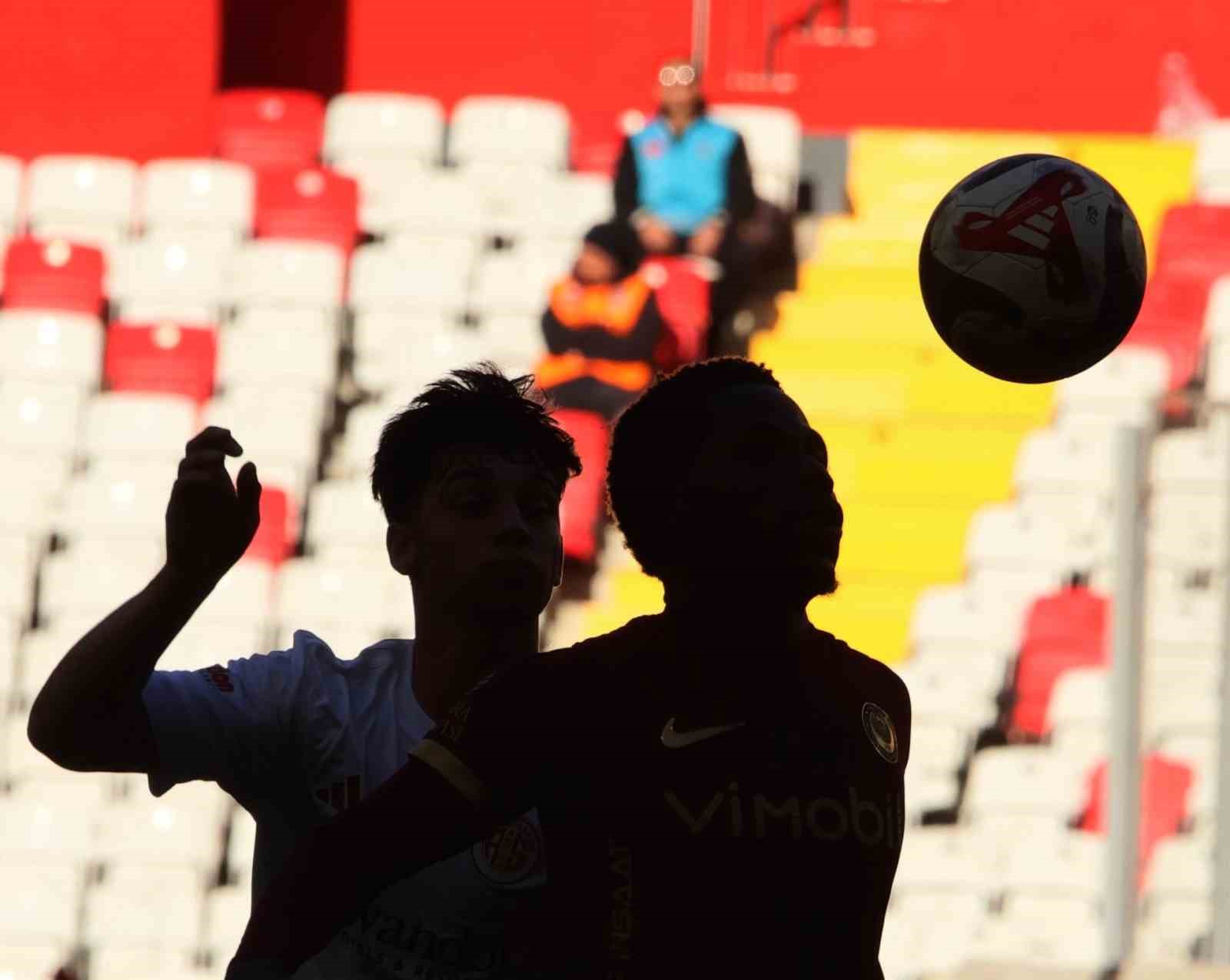 ziraat turkiye kupasi antalyaspor 0 genclerbirligi 0 ilk yari 6 HTGpgKv2