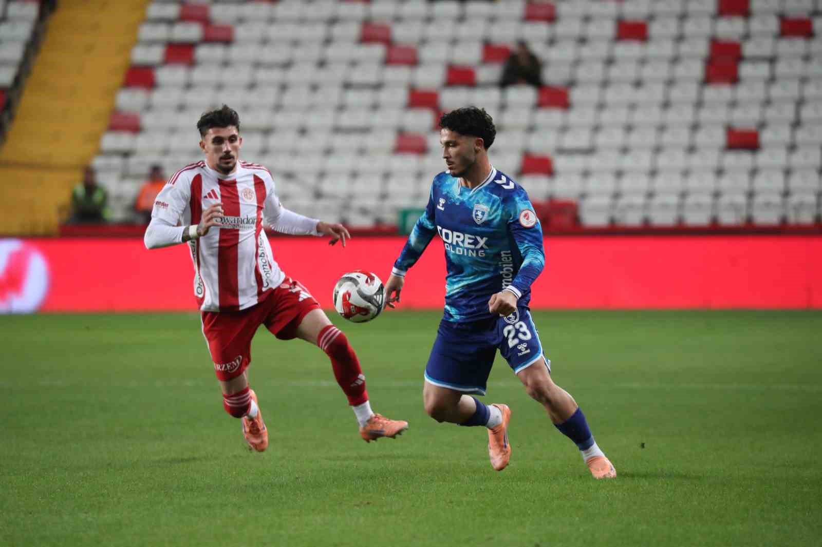 Ziraat Türkiye Kupası: Antalyaspor: 0 - Samsunspor: 0 (İlk yarı) 6 ziraat turkiye kupasi antalyaspor 0 samsunspor 0 ilk yari 2 CTzL4IXl
