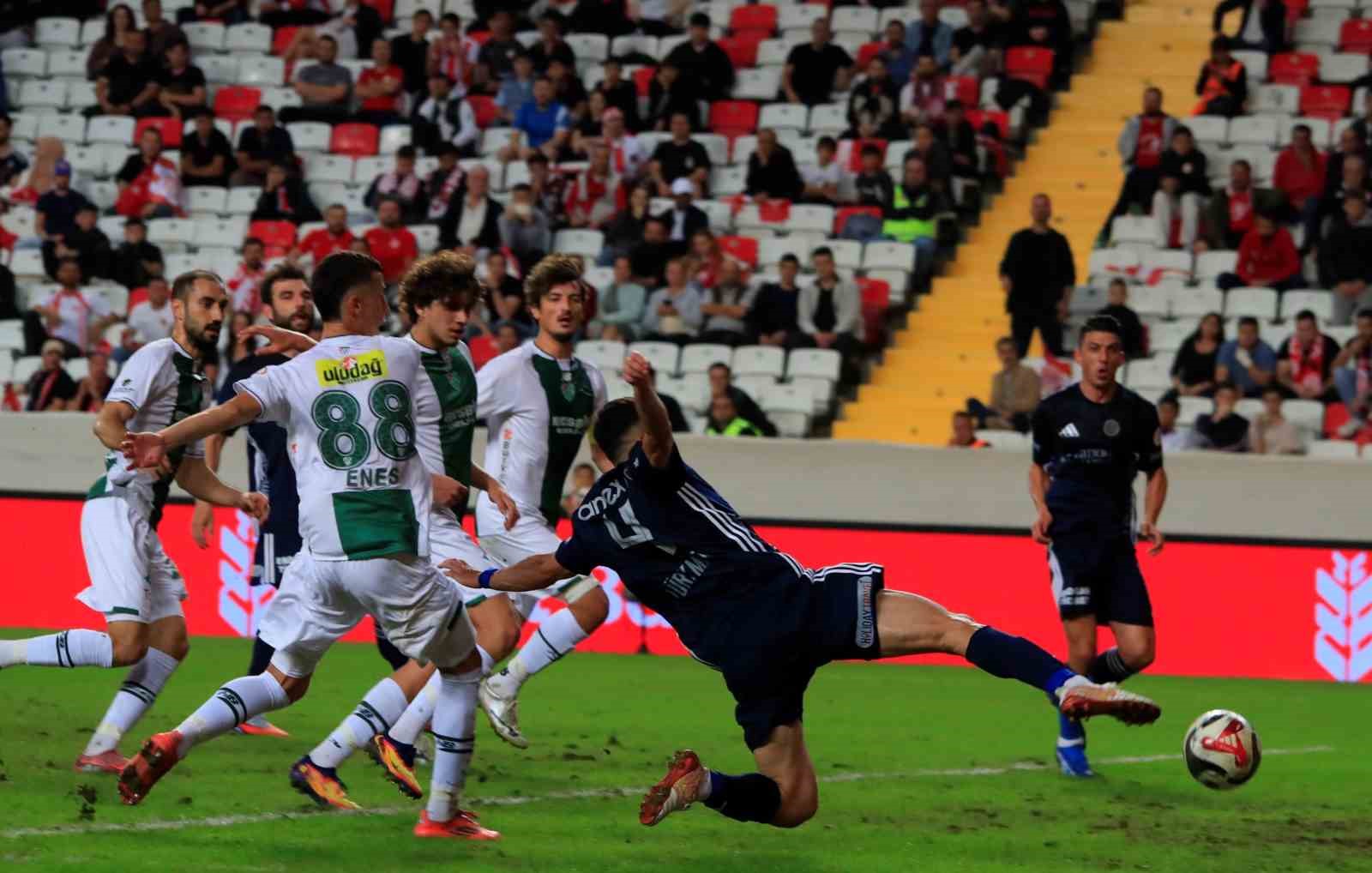 Ziraat Türkiye Kupası: Antalyaspor: 3 - Bursaspor: 0 15 ziraat turkiye kupasi antalyaspor 3 bursaspor 0 11