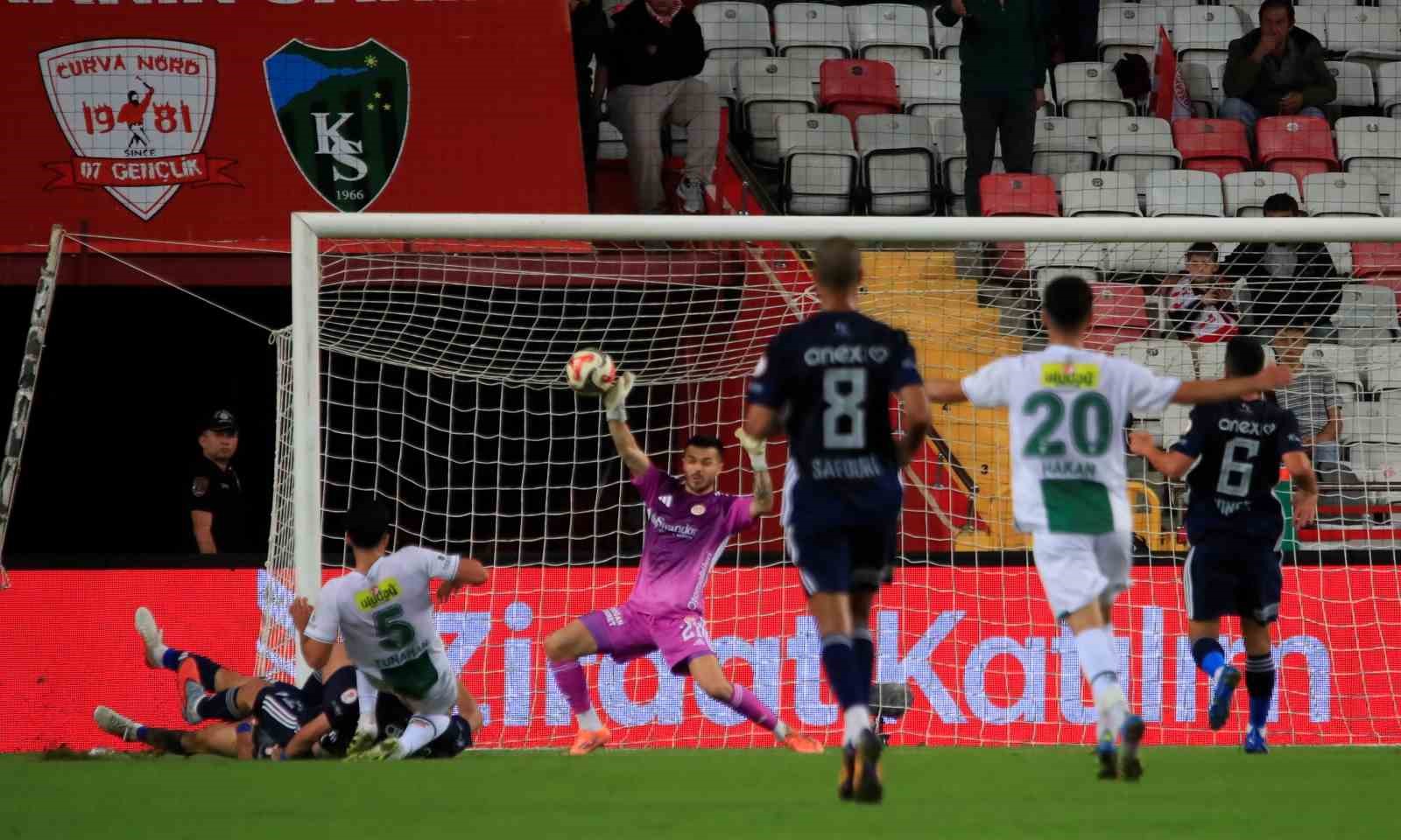 Ziraat Türkiye Kupası: Antalyaspor: 3 - Bursaspor: 0 16 ziraat turkiye kupasi antalyaspor 3 bursaspor 0 12 nQHNGVuS