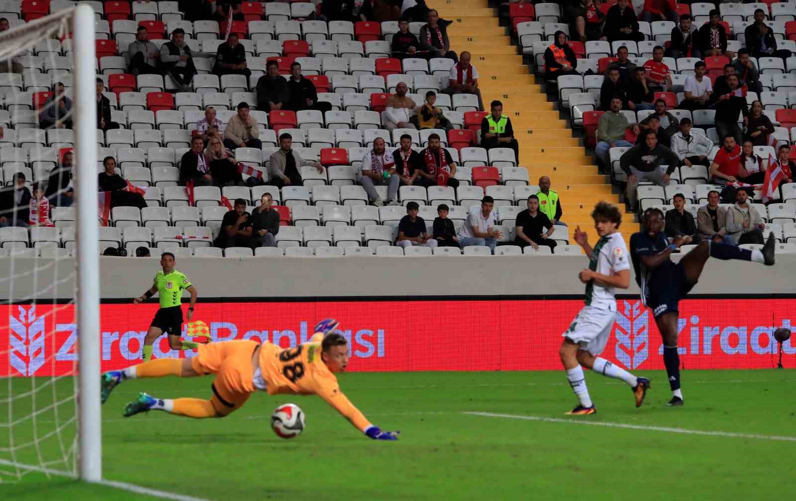 Ziraat Türkiye Kupası: Antalyaspor: 3 - Bursaspor: 0 21 ziraat turkiye kupasi antalyaspor 3 bursaspor 0 17