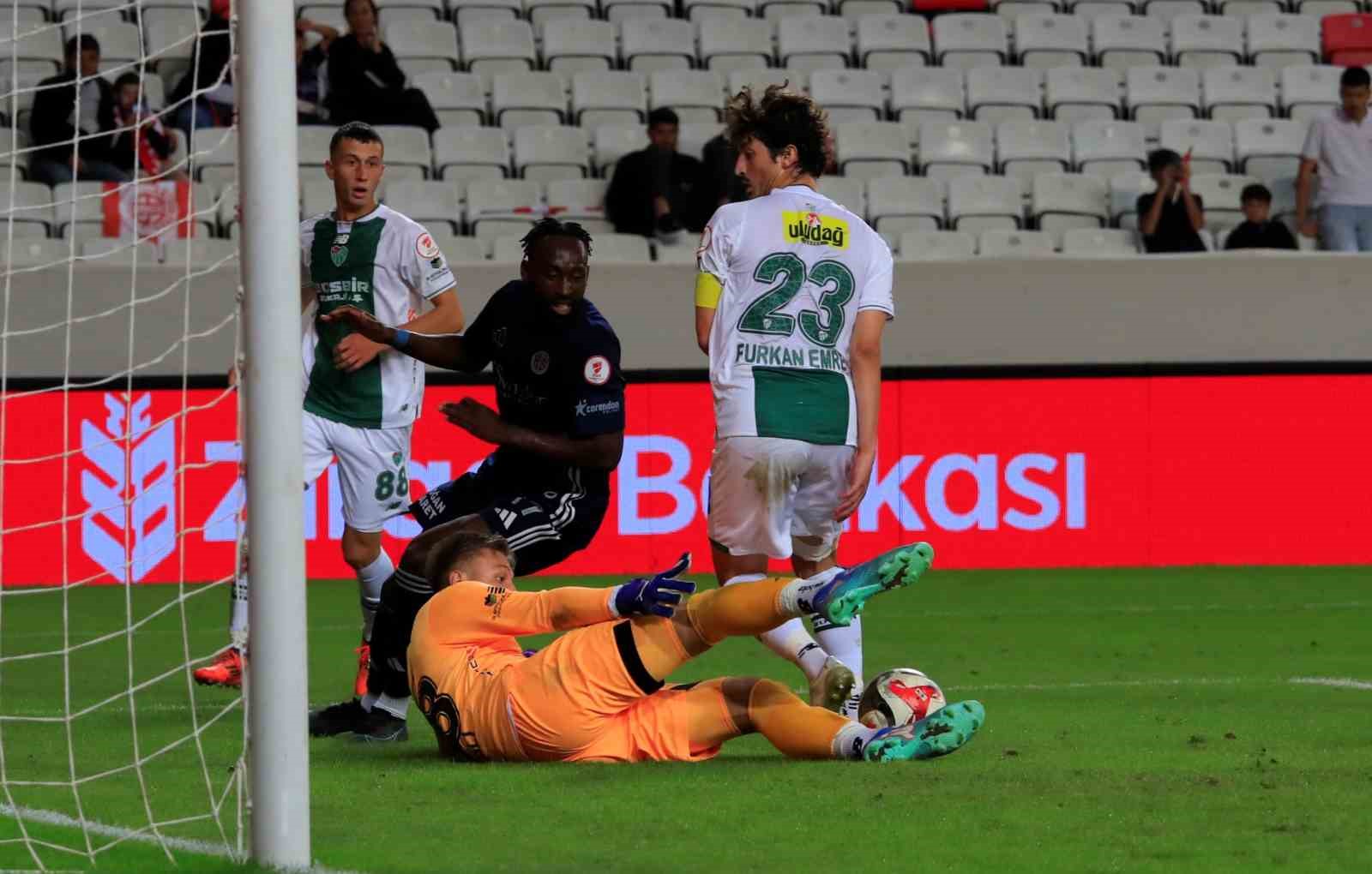 Ziraat Türkiye Kupası: Antalyaspor: 3 - Bursaspor: 0 26 ziraat turkiye kupasi antalyaspor 3 bursaspor 0 22 DLjAY3RA