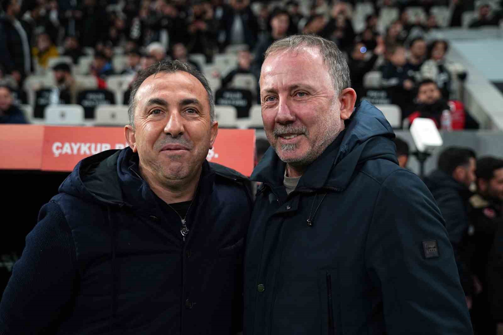 Ziraat Türkiye Kupası: Beşiktaş: 0 - Çaykur Rizespor: 0 (Maç devam ediyor) 15 ziraat turkiye kupasi besiktas 0 caykur rizespor 0 mac devam ediyor 11 OAdtihNF