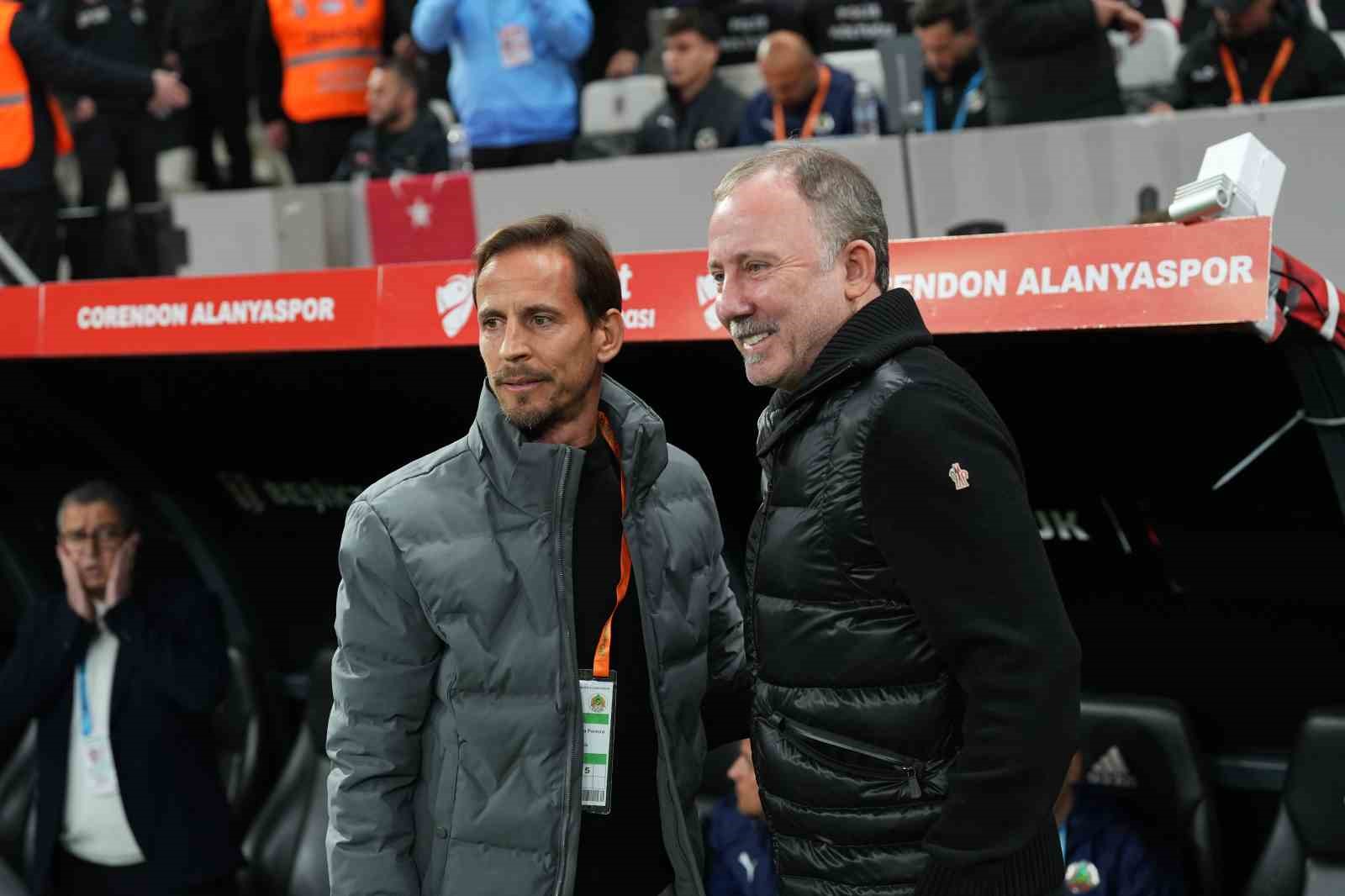 Ziraat Türkiye Kupası: Beşiktaş: 0 - Corendon Alanyaspor: 0 (Maç devam ediyor) 21 ziraat turkiye kupasi besiktas 0 corendon alanyaspor 0 mac devam ediyor 17 jIYblTzO