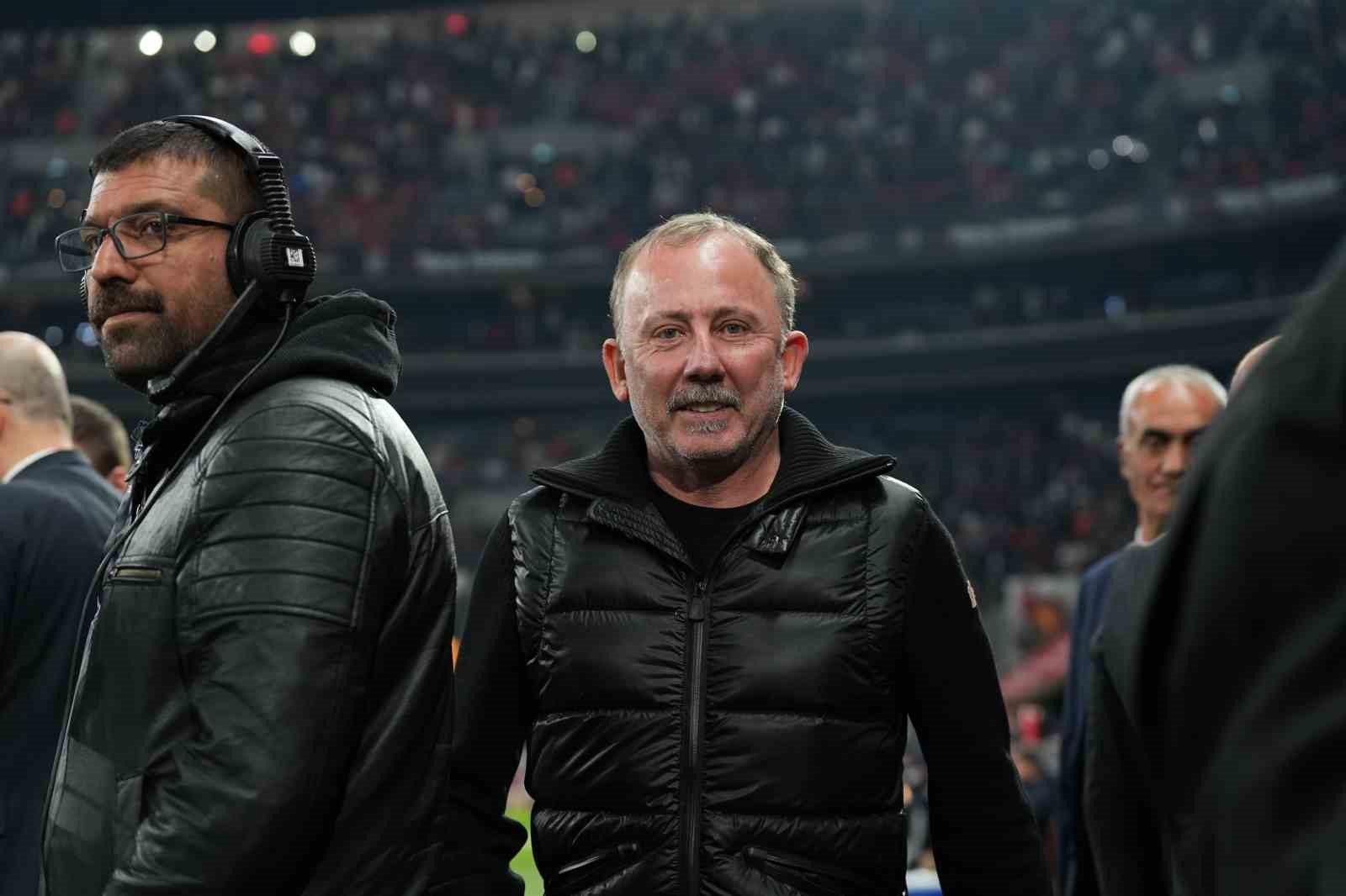 Ziraat Türkiye Kupası: Beşiktaş: 0 - Corendon Alanyaspor: 0 (Maç devam ediyor) 23 ziraat turkiye kupasi besiktas 0 corendon alanyaspor 0 mac devam ediyor 19 95c7d6J4