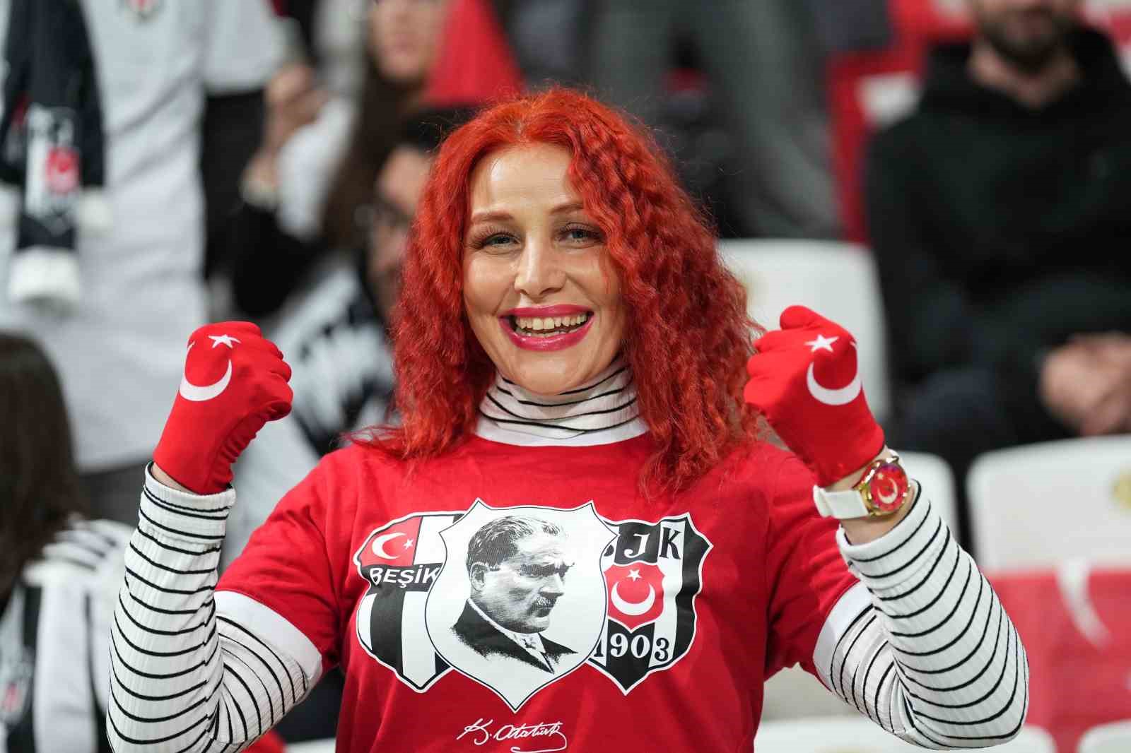 Ziraat Türkiye Kupası: Beşiktaş: 0 - Corendon Alanyaspor: 0 (Maç devam ediyor) 6 ziraat turkiye kupasi besiktas 0 corendon alanyaspor 0 mac devam ediyor 2 YOtCVOVc