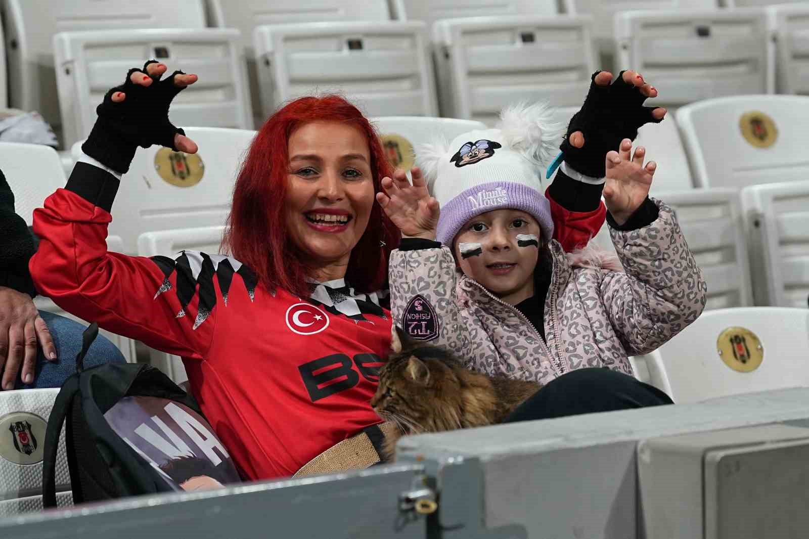 Ziraat Türkiye Kupası: Beşiktaş: 1 - Ankara Keçiörengücü: 0 (Maç devam ediyor) 4 ziraat turkiye kupasi besiktas 1 ankara keciorengucu 0 mac devam ediyor 0 TDzTyQ1A