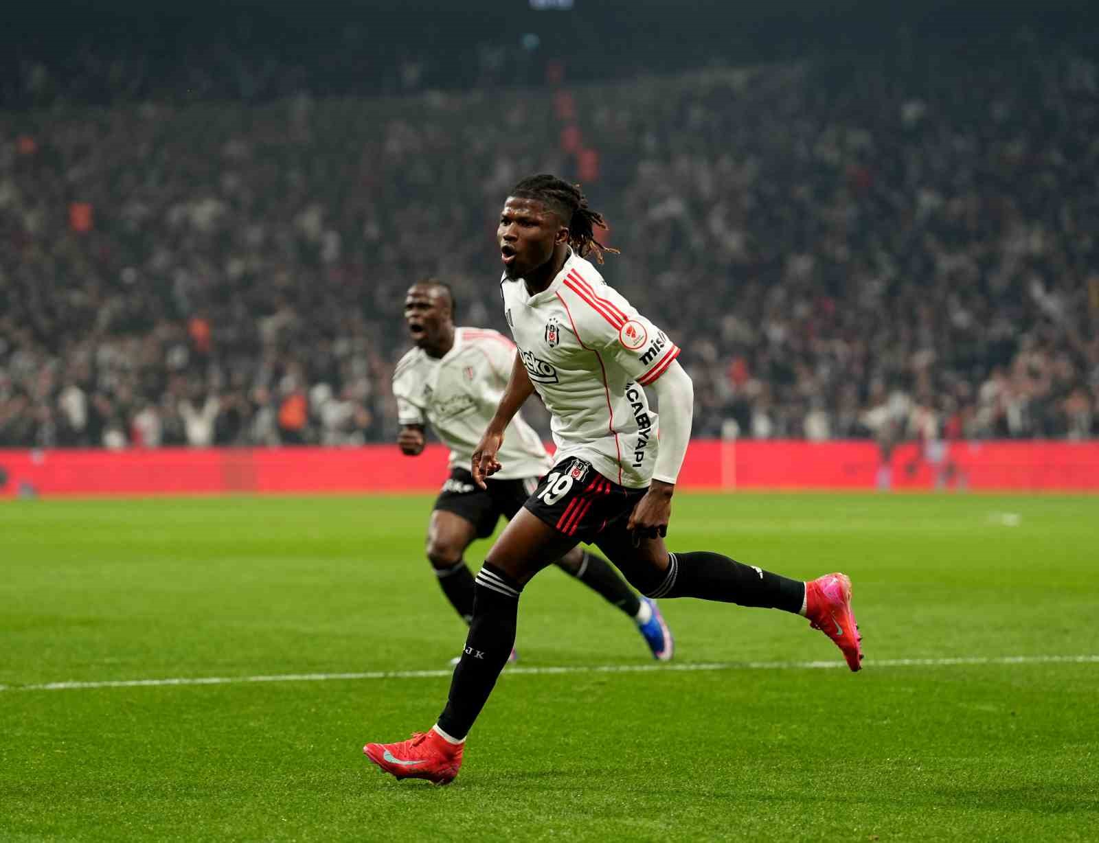 ziraat turkiye kupasi besiktas 1 corendon alanyaspor 0 ilk yari 1 zVZ5LrU5