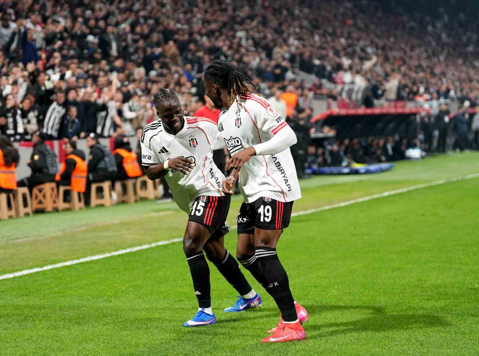 ziraat turkiye kupasi besiktas 1 corendon alanyaspor 0 ilk yari 10