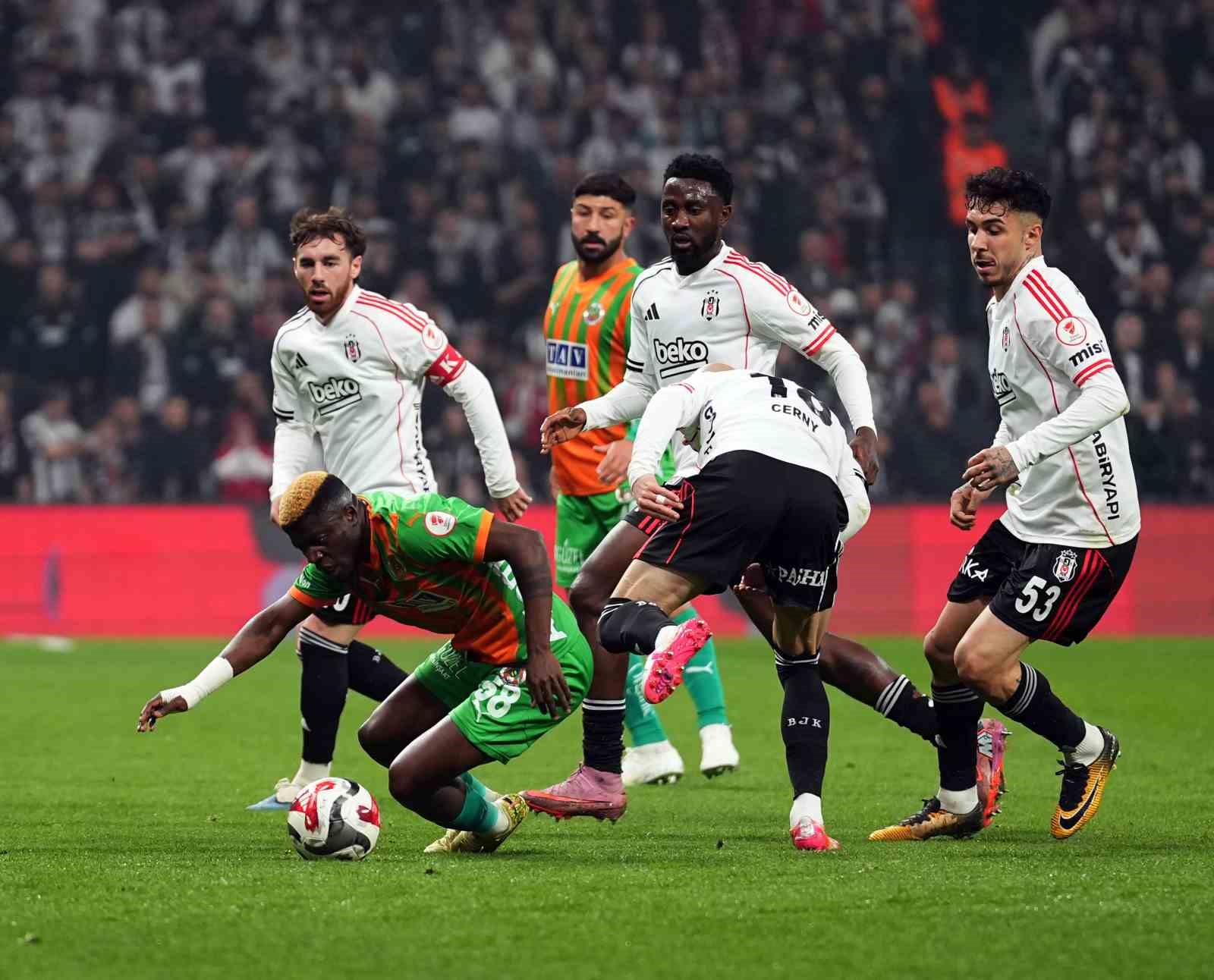 ziraat turkiye kupasi besiktas 1 corendon alanyaspor 0 ilk yari 19 q9p43N8g