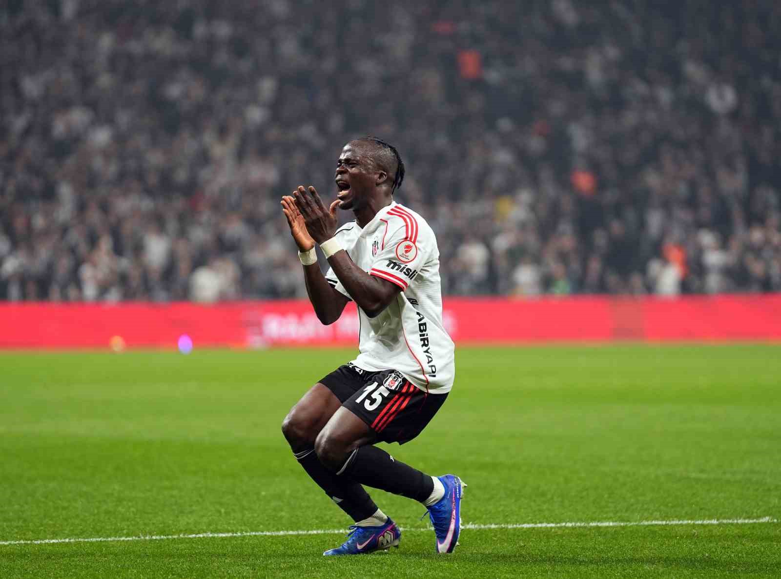 ziraat turkiye kupasi besiktas 1 corendon alanyaspor 0 ilk yari 31 UyCqyjt5
