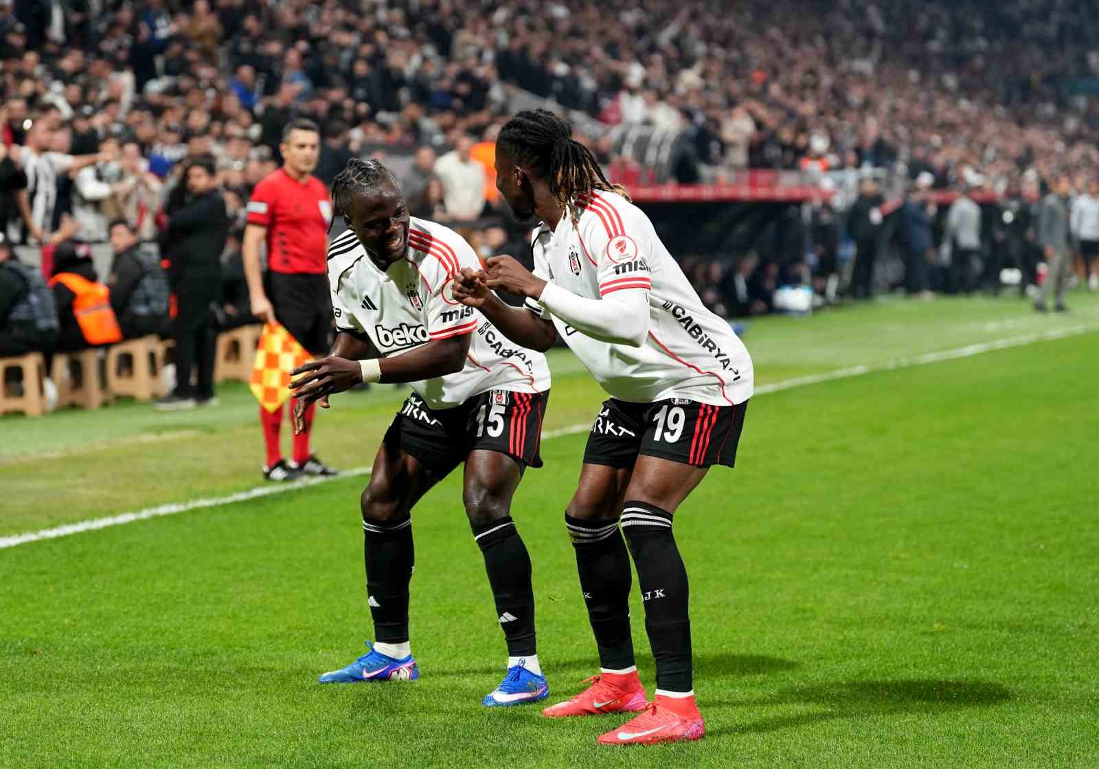 ziraat turkiye kupasi besiktas 1 corendon alanyaspor 0 ilk yari 7 RkjqWCky