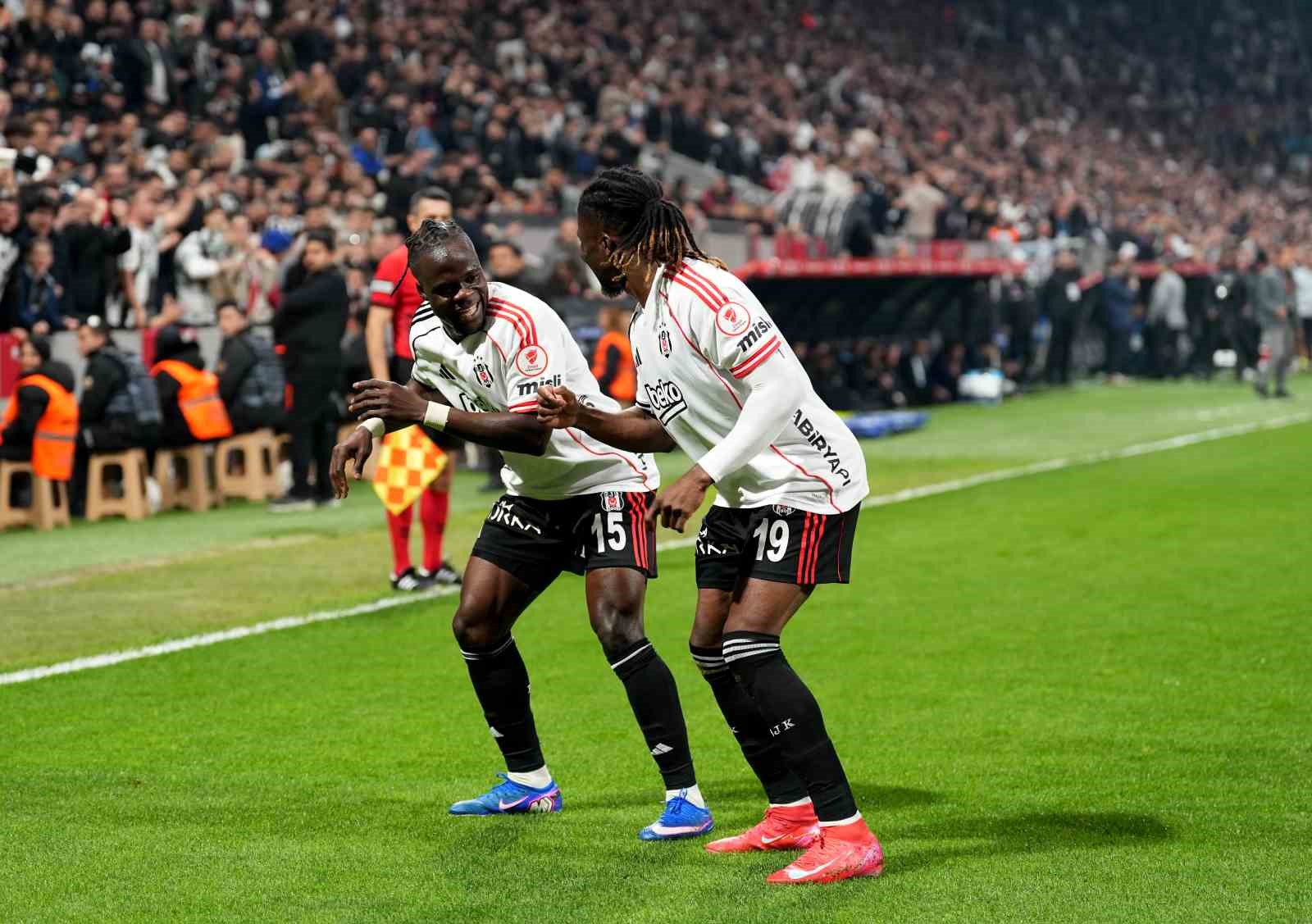 ziraat turkiye kupasi besiktas 1 corendon alanyaspor 0 ilk yari 8 GXX5v5yS