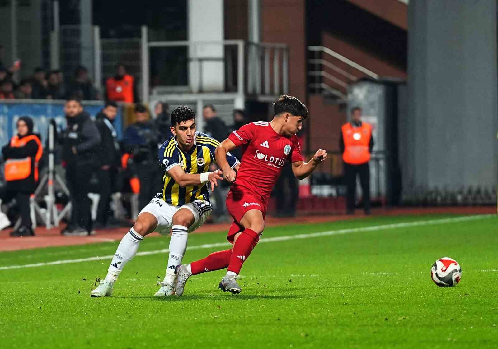 ziraat turkiye kupasi beyoglu yeni carsi 0 fenerbahce 0 mac devam ediyor 12 3FRIc8ly