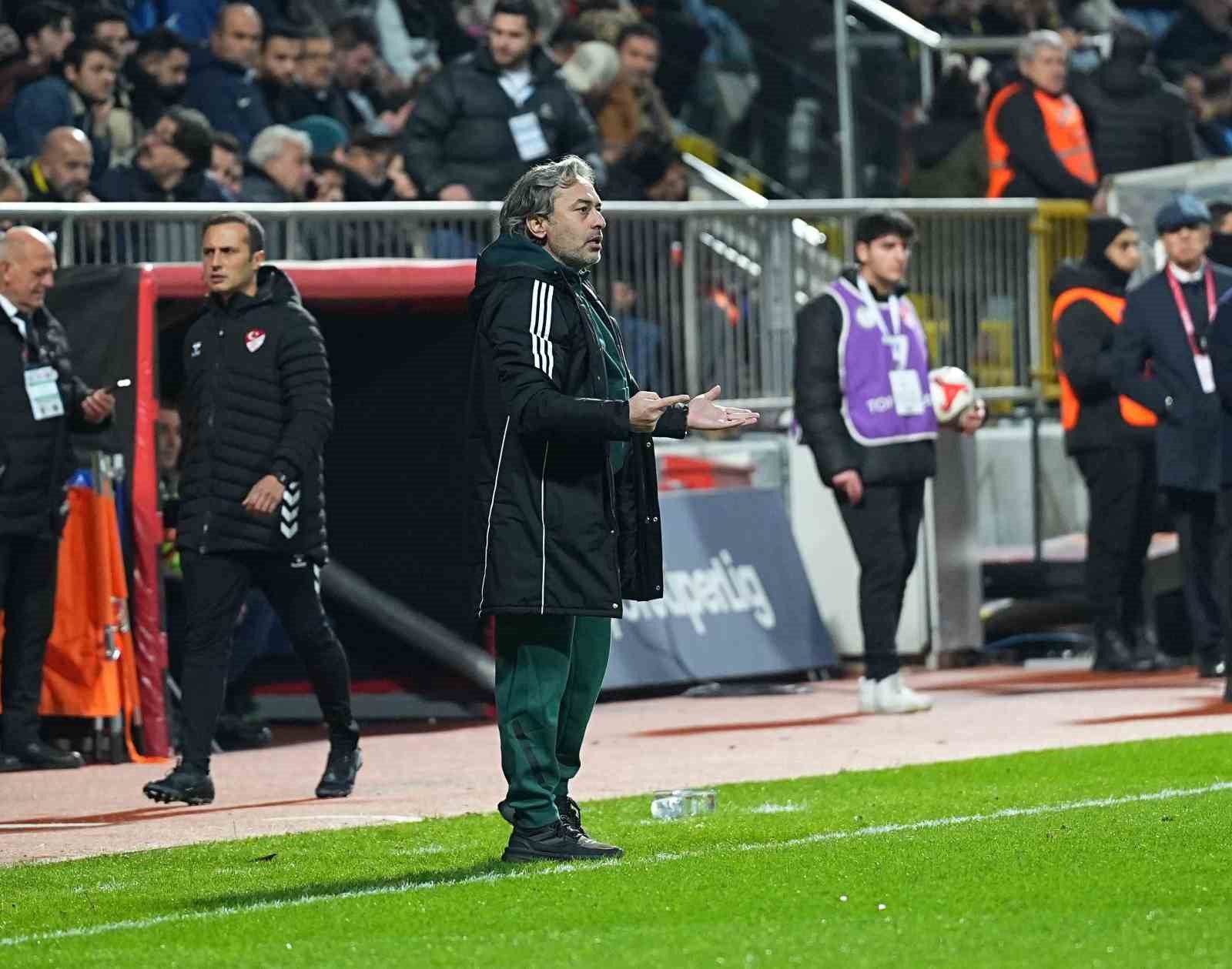 ziraat turkiye kupasi beyoglu yeni carsi 0 fenerbahce 0 mac devam ediyor 9 gXfYG9TV