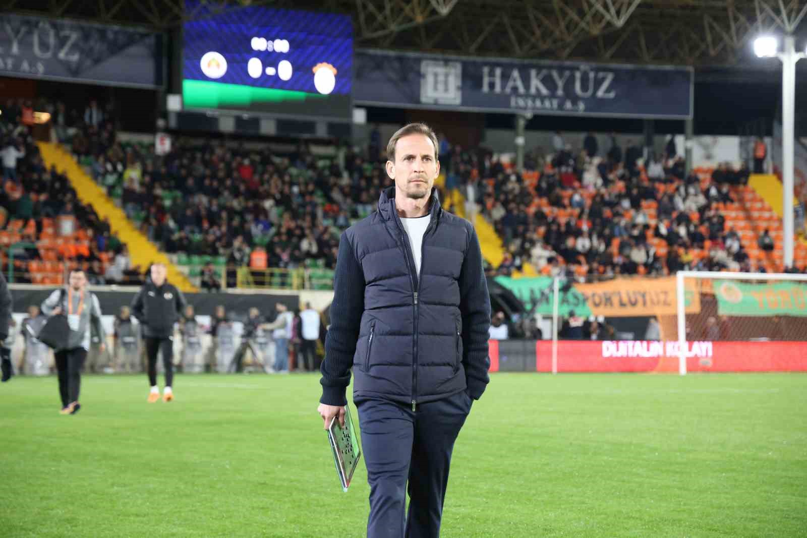 ziraat turkiye kupasi corendon alanyaspor 0 galatasaray 2 ilk yari 0 cDmNER9j