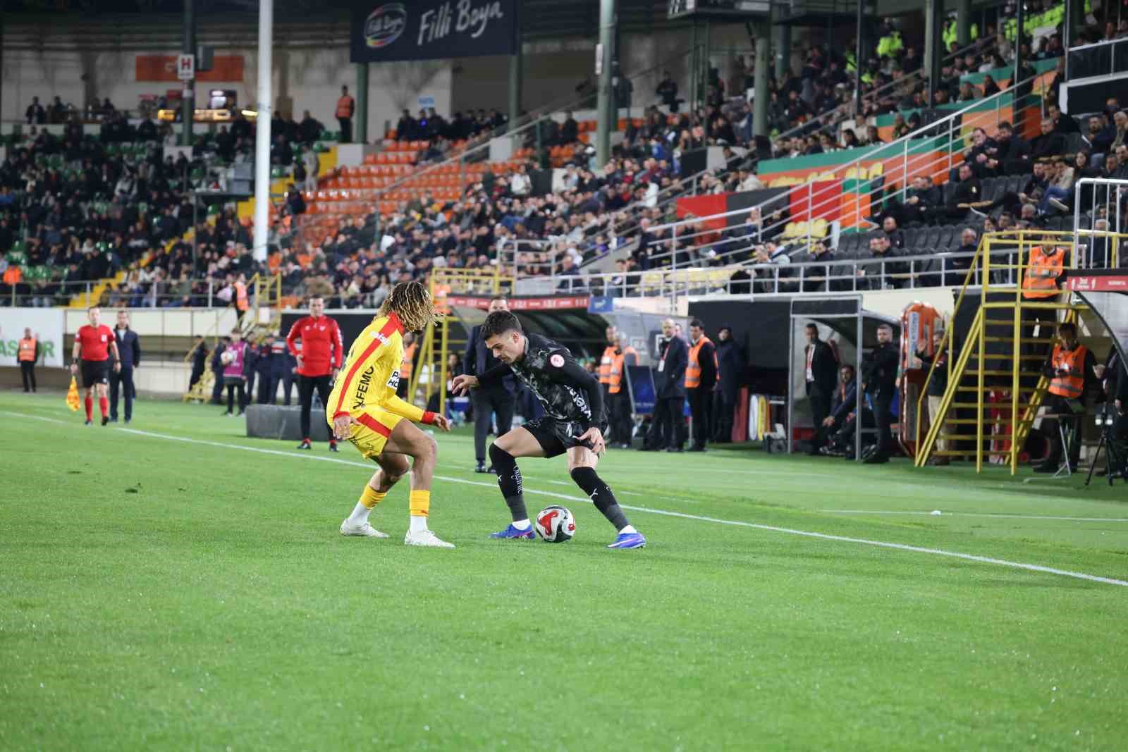 ziraat turkiye kupasi corendon alanyaspor 0 galatasaray 2 ilk yari 11 6NVfcV8u