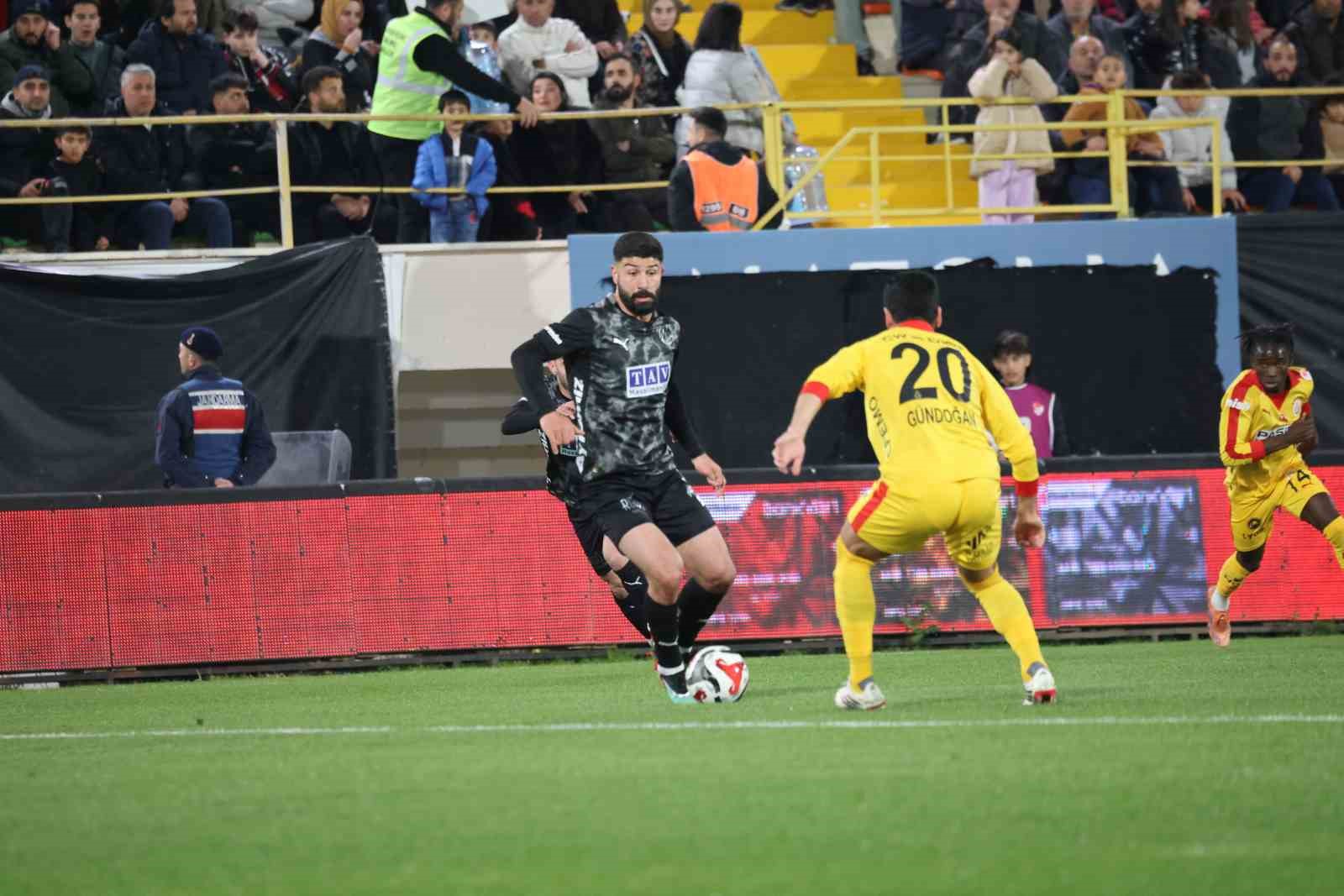 ziraat turkiye kupasi corendon alanyaspor 0 galatasaray 2 ilk yari 12 LZK16MyI