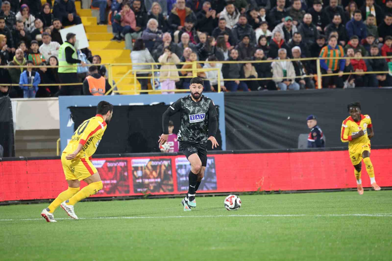 ziraat turkiye kupasi corendon alanyaspor 0 galatasaray 2 ilk yari 13 OjWETaGE