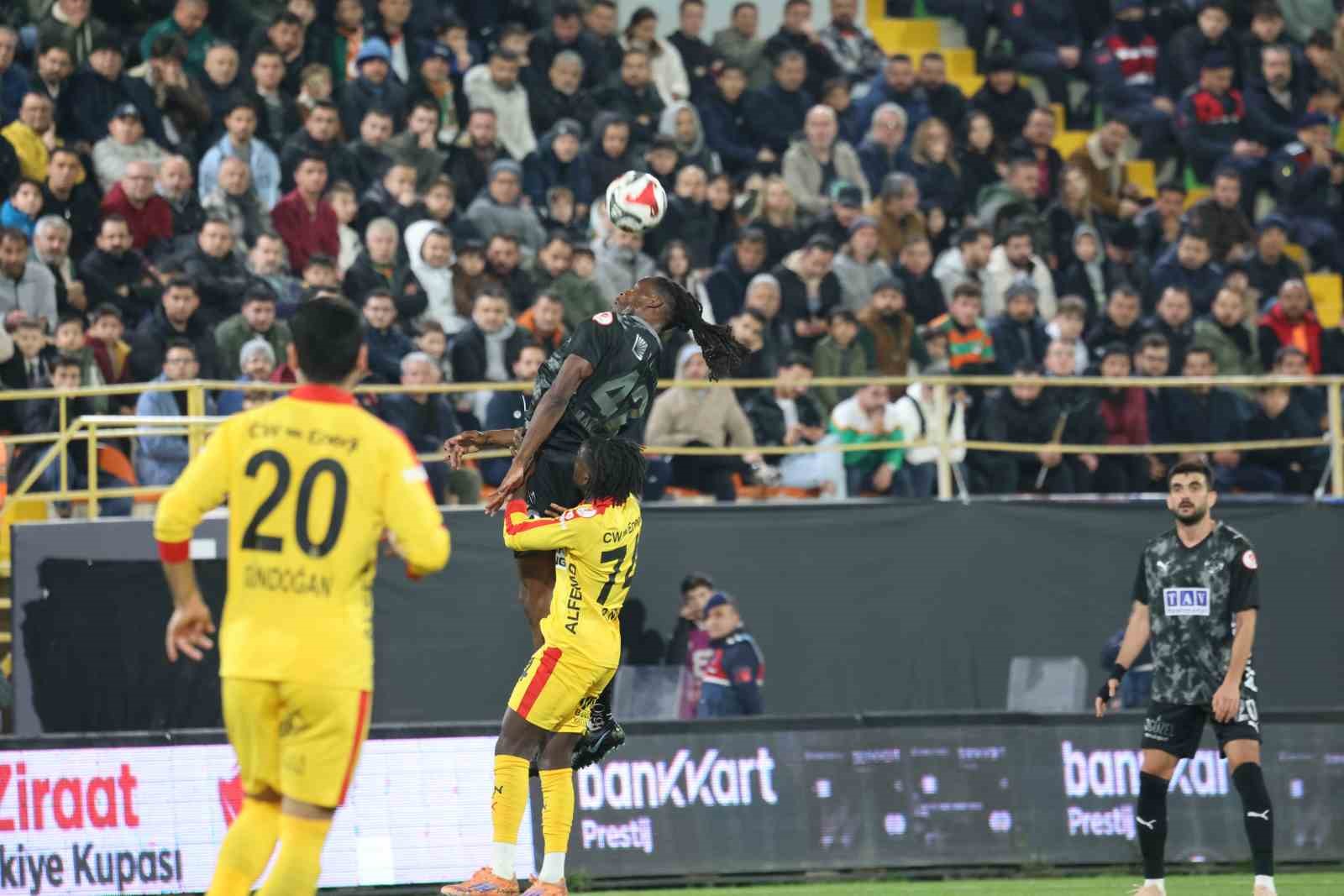 ziraat turkiye kupasi corendon alanyaspor 0 galatasaray 2 ilk yari 18 fFdOgbZ7