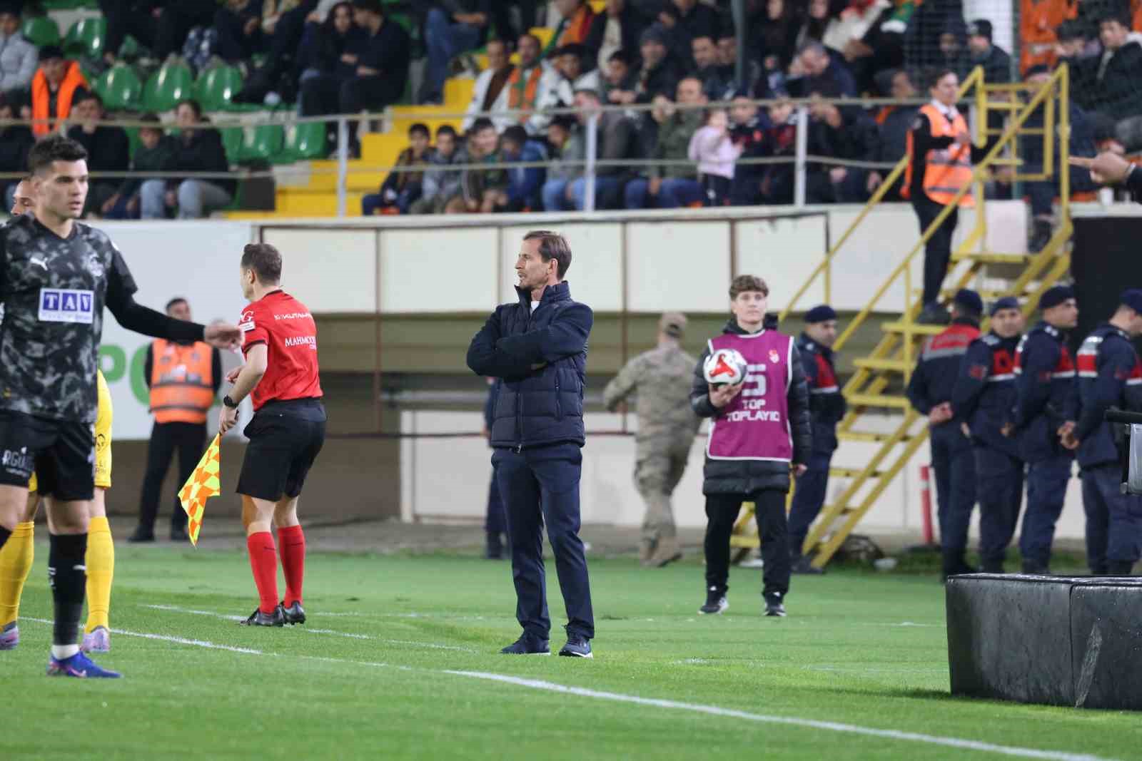 ziraat turkiye kupasi corendon alanyaspor 0 galatasaray 2 ilk yari 2 d8MQ2MpA