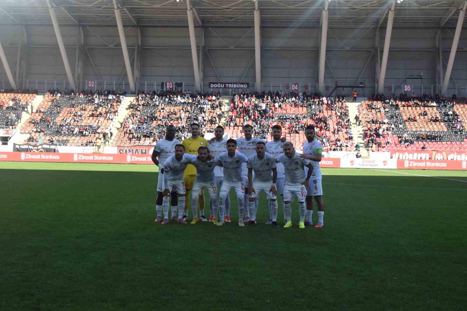 Ziraat Türkiye Kupası: Çorum FK: 3 - Kütahyaspor: 0 7 ziraat turkiye kupasi corum fk 3 kutahyaspor 0 3 RGIly9Z6