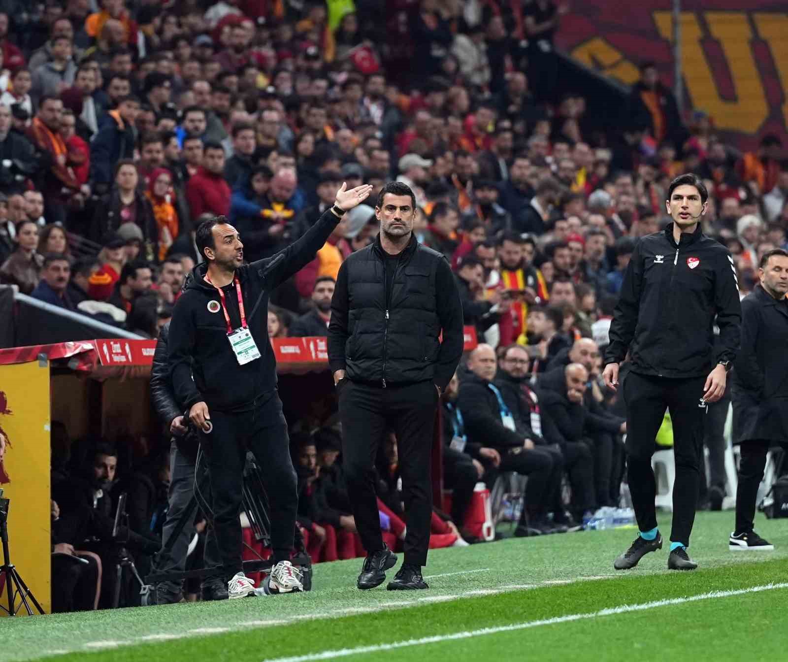 Ziraat Türkiye Kupası: Galatasaray: 0 - Gençlerbirliği: 0 (İlk yarı) 14 ziraat turkiye kupasi galatasaray 0 genclerbirligi 0 ilk yari 10 Nq1bnaZe