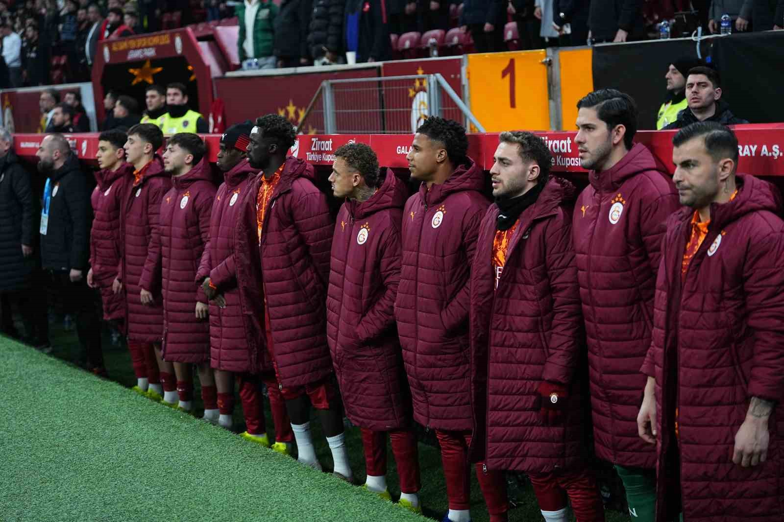 ziraat turkiye kupasi galatasaray 1 istanbulspor 0 mac devam ediyor 7 sJq6miba