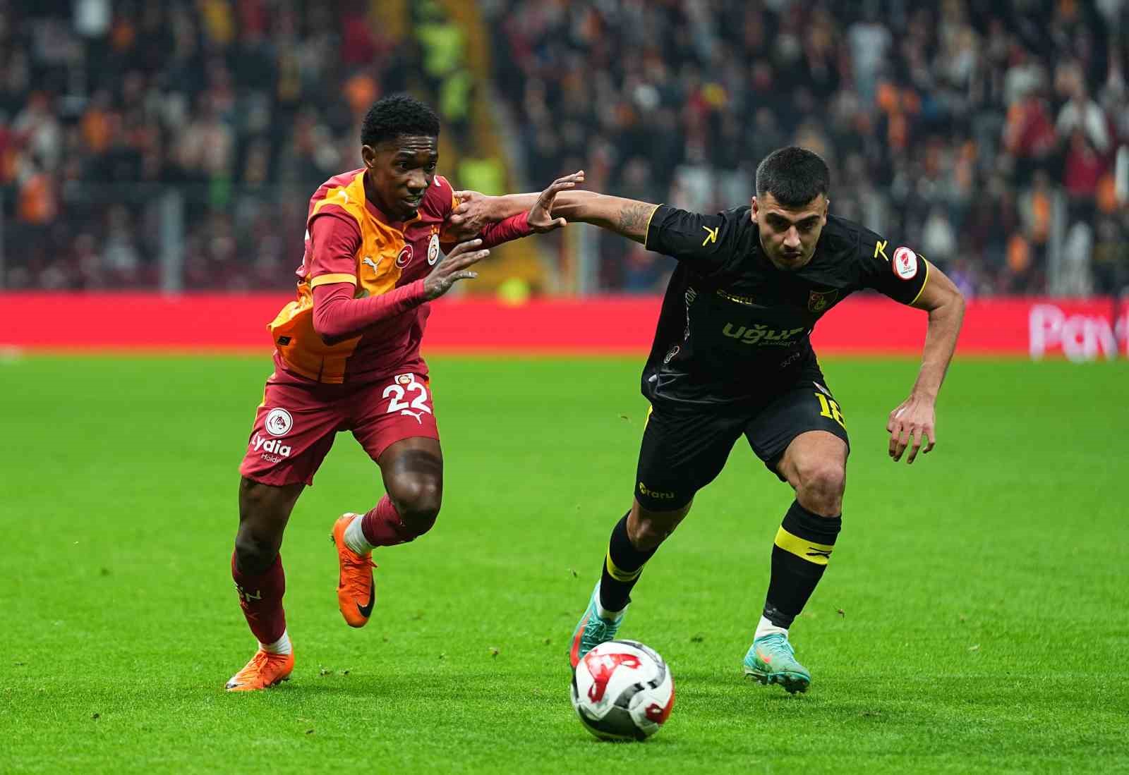 ziraat turkiye kupasi galatasaray 3 istanbulspor 1 ilk yari 0 Scw11F1K
