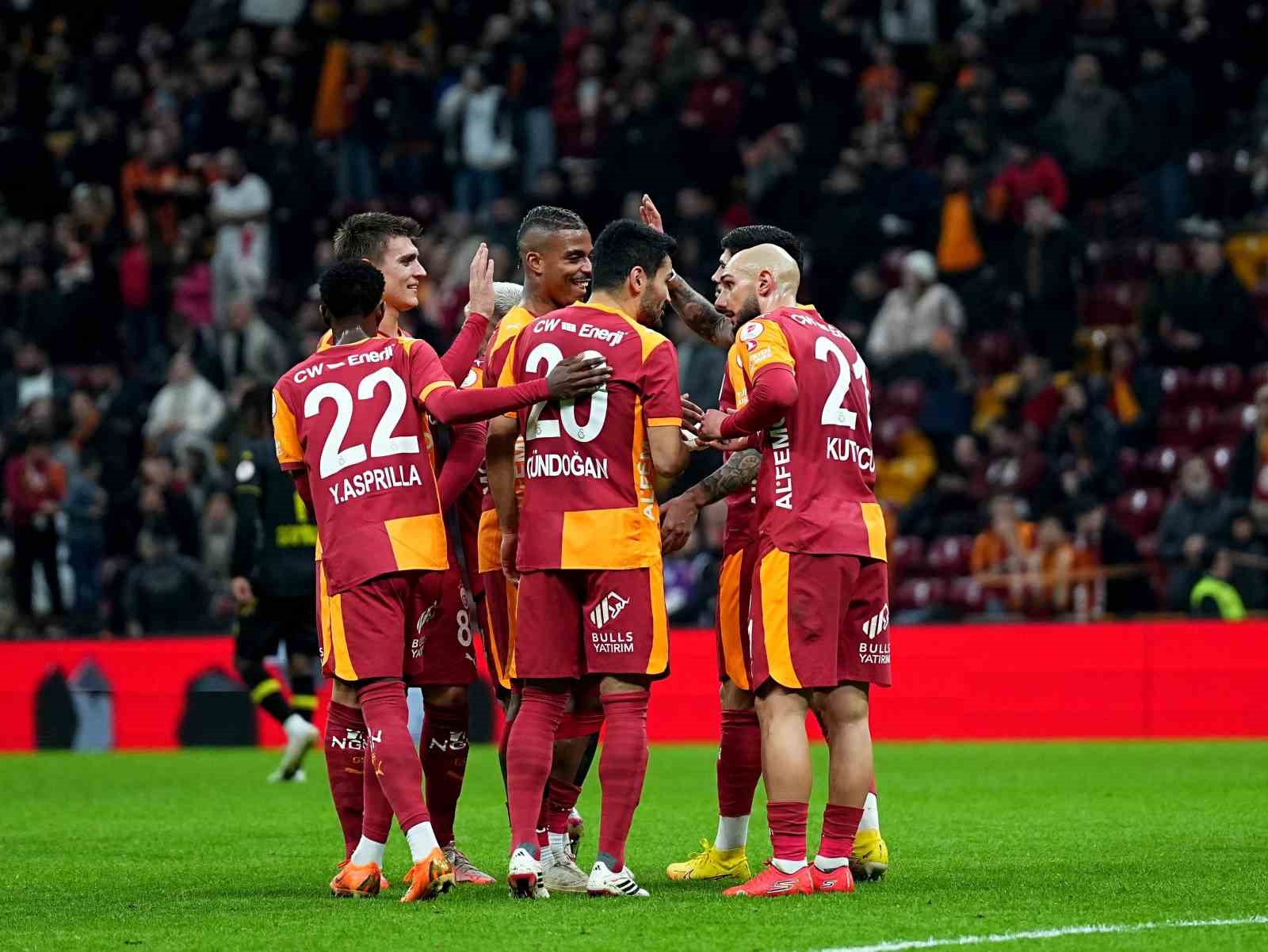 ziraat turkiye kupasi galatasaray 3 istanbulspor 1 ilk yari 18