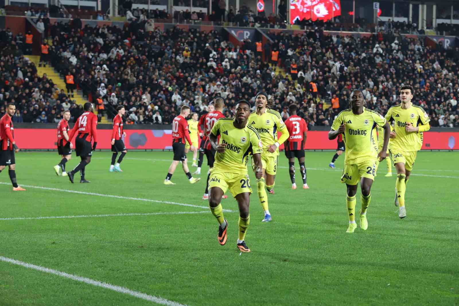 ziraat turkiye kupasi gaziantep fk 0 fenerbahce 1 ilk yari 11 qp6MvzT8