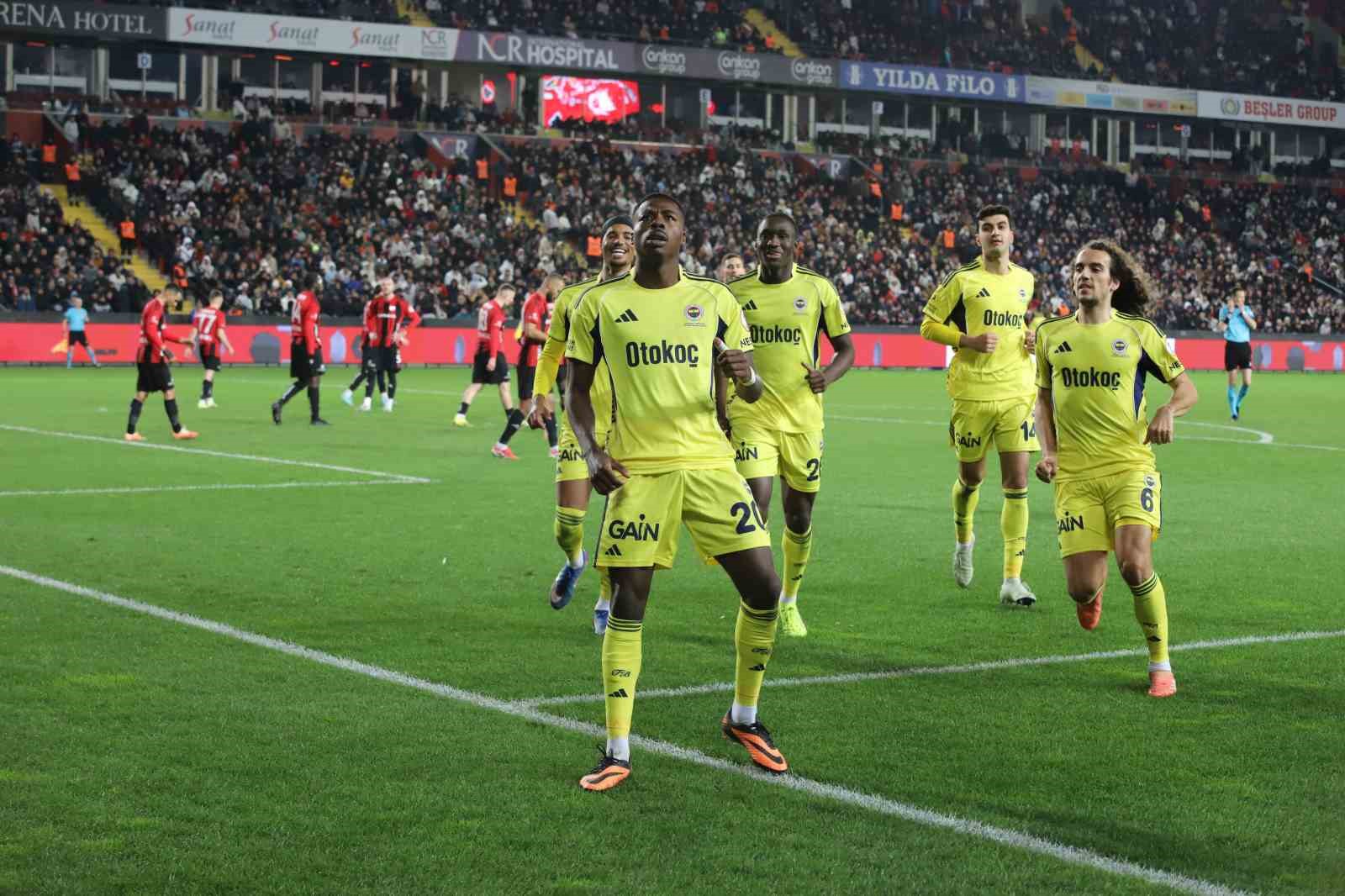 ziraat turkiye kupasi gaziantep fk 0 fenerbahce 1 ilk yari 14 eRmhAqUR