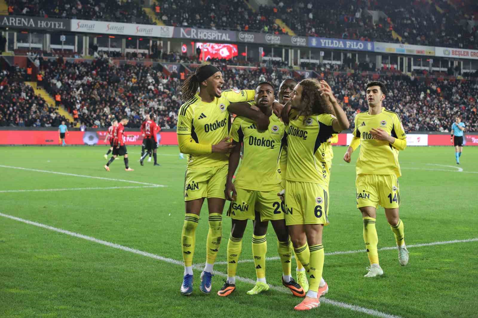 ziraat turkiye kupasi gaziantep fk 0 fenerbahce 1 ilk yari 17 GfdSdmCF