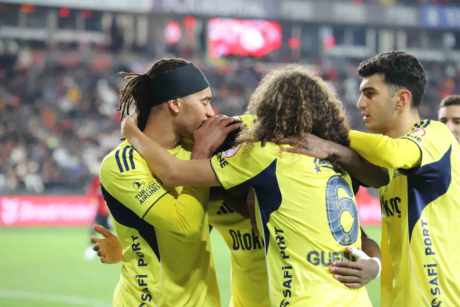 ziraat turkiye kupasi gaziantep fk 0 fenerbahce 1 ilk yari 18 TUMRhuI2