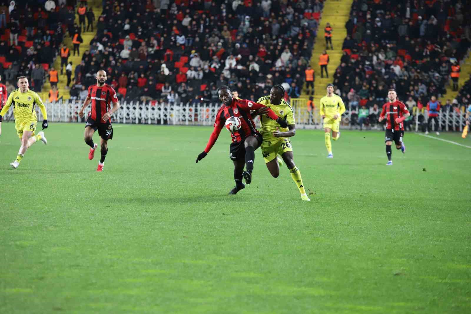 ziraat turkiye kupasi gaziantep fk 0 fenerbahce 1 ilk yari 22 KNpDL45G