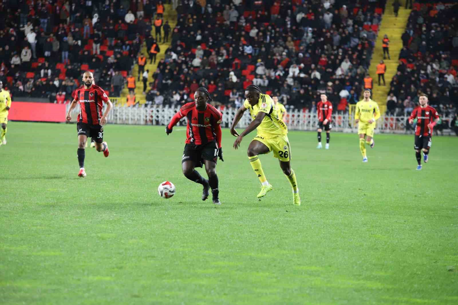 ziraat turkiye kupasi gaziantep fk 0 fenerbahce 1 ilk yari 23 hOBV4a95
