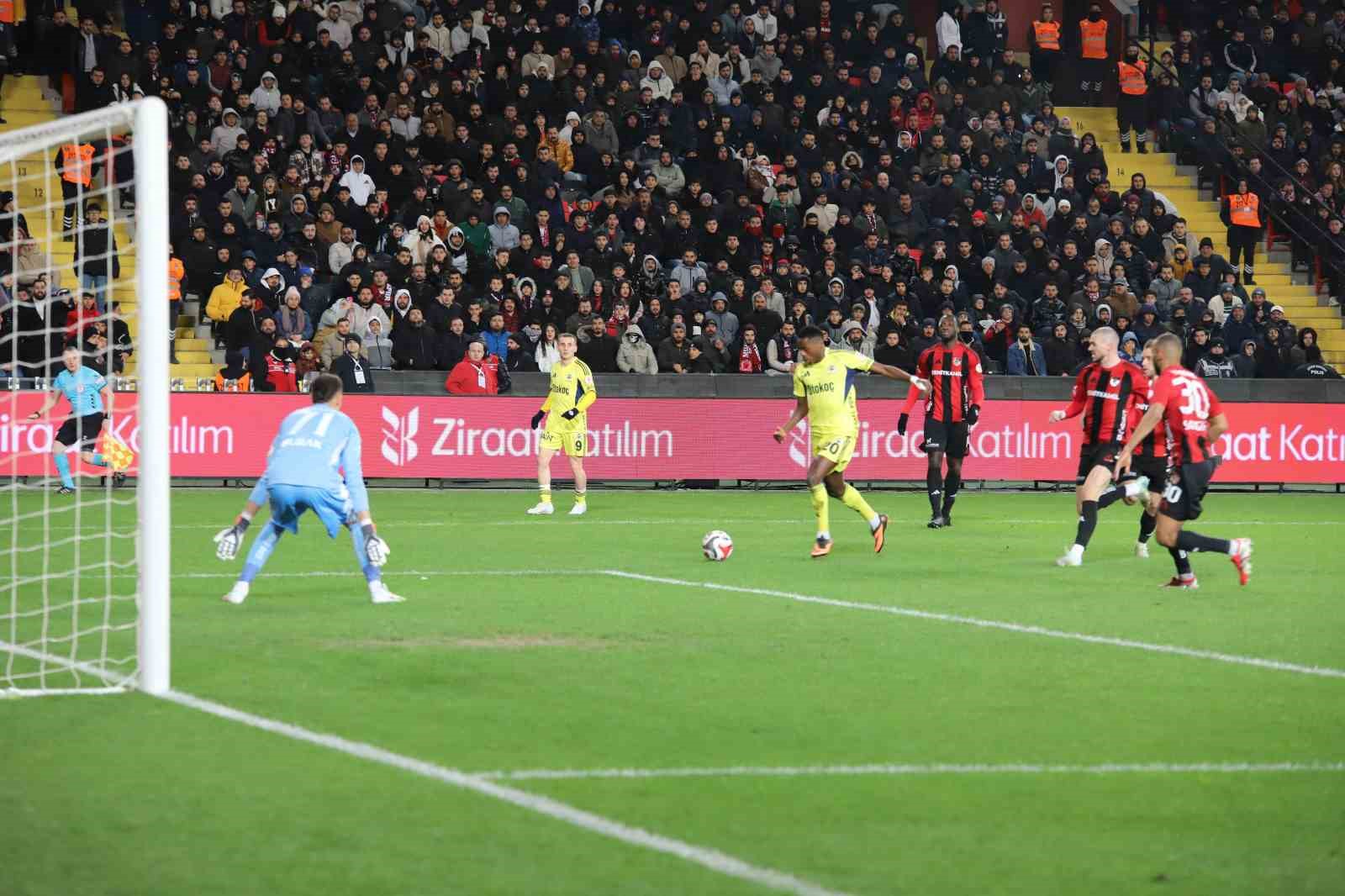 ziraat turkiye kupasi gaziantep fk 0 fenerbahce 1 ilk yari 26 uGjc6fIa