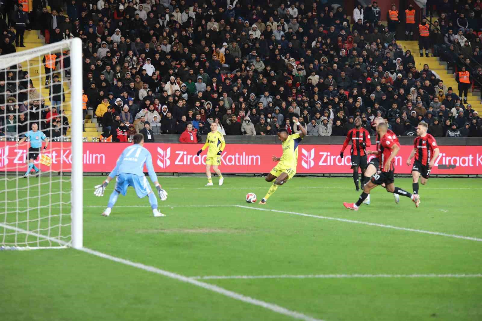 ziraat turkiye kupasi gaziantep fk 0 fenerbahce 1 ilk yari 27 SVbuXnwI