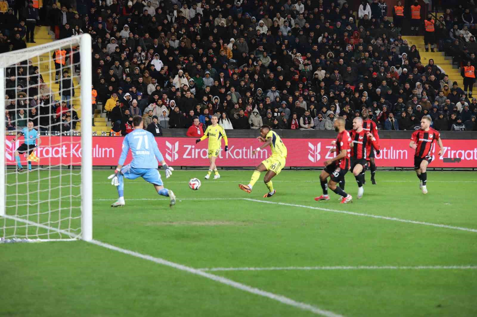 ziraat turkiye kupasi gaziantep fk 0 fenerbahce 1 ilk yari 28 SOBmjInV