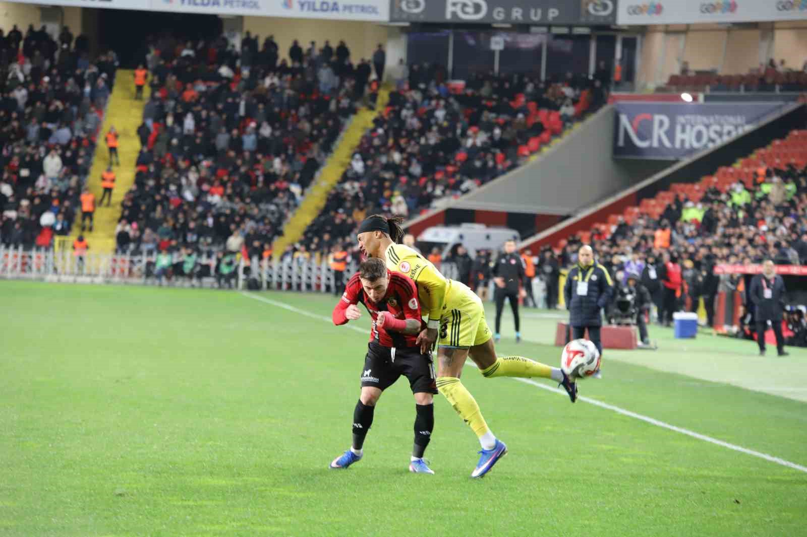 ziraat turkiye kupasi gaziantep fk 0 fenerbahce 1 ilk yari 5 W8C9P5JO