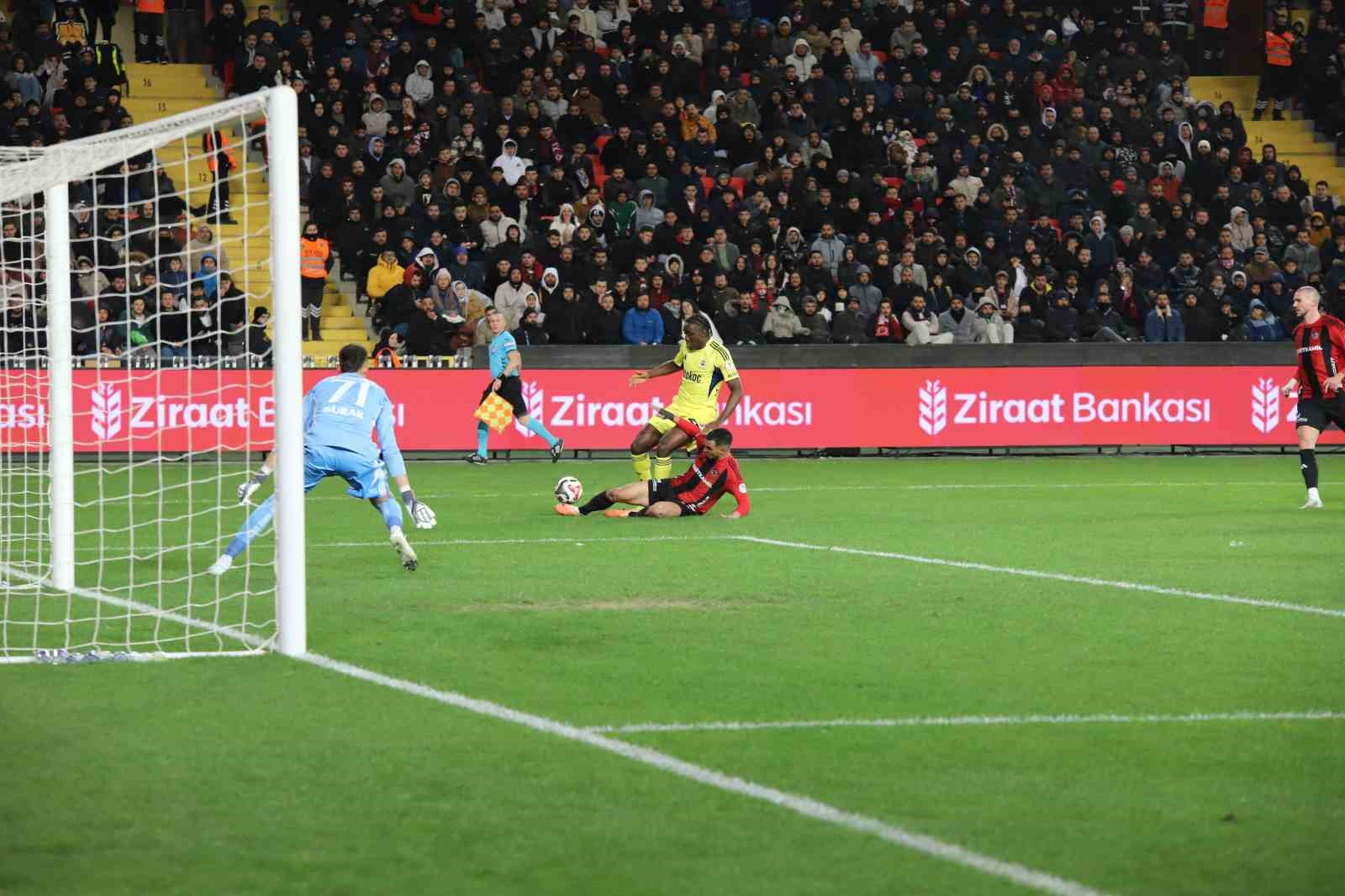 ziraat turkiye kupasi gaziantep fk 0 fenerbahce 1 ilk yari 6 duvj63Di